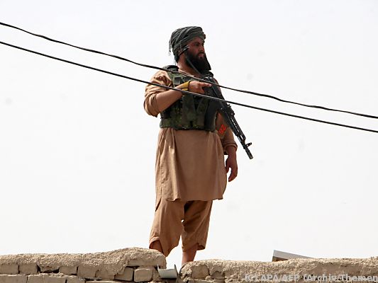 Taliban lassen Musikinstrumente verbrennen Taliban lassen Musikinstrumente verbrennen