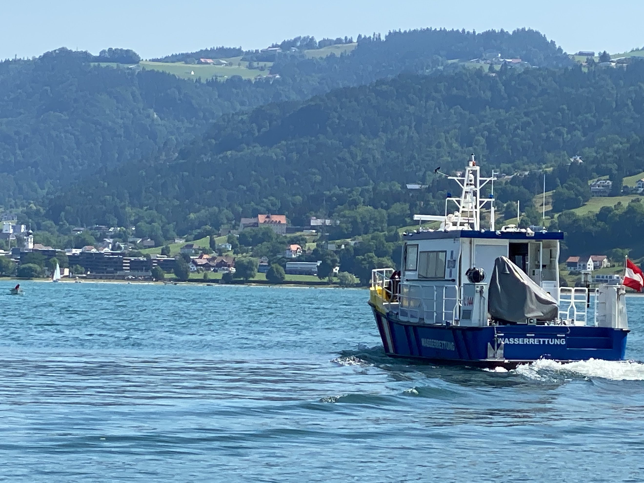 Der Mann wurde mit dem Hubschrauber ins Krankenhaus gebracht.