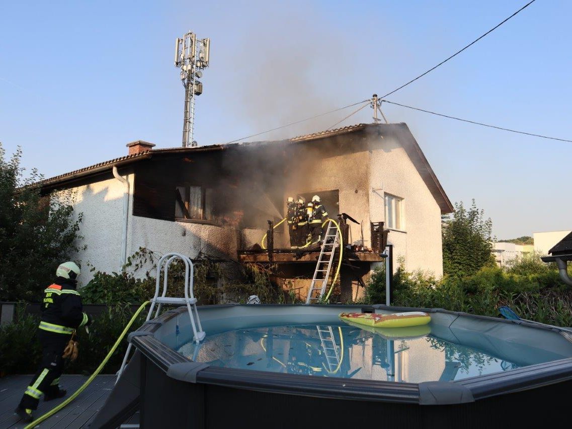 Der Balkon stand in Vollbrand.