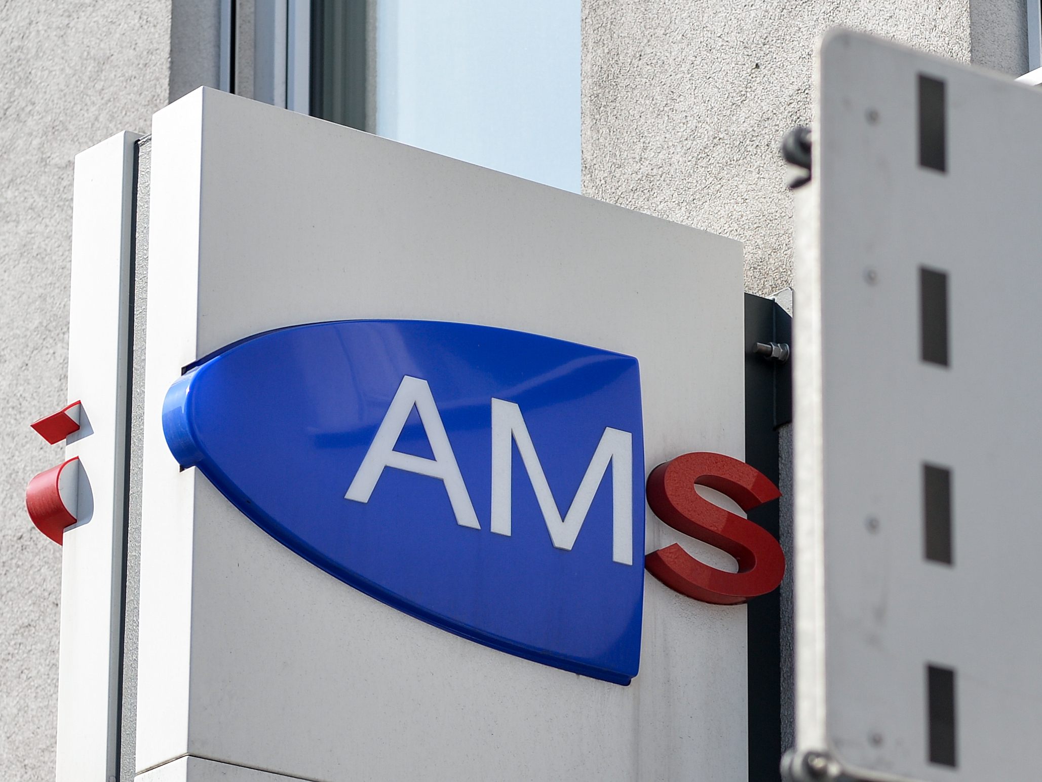 Ein Urteil zum AMS-Algorithmus ist seit mehr als zwei Jahren ausständig.