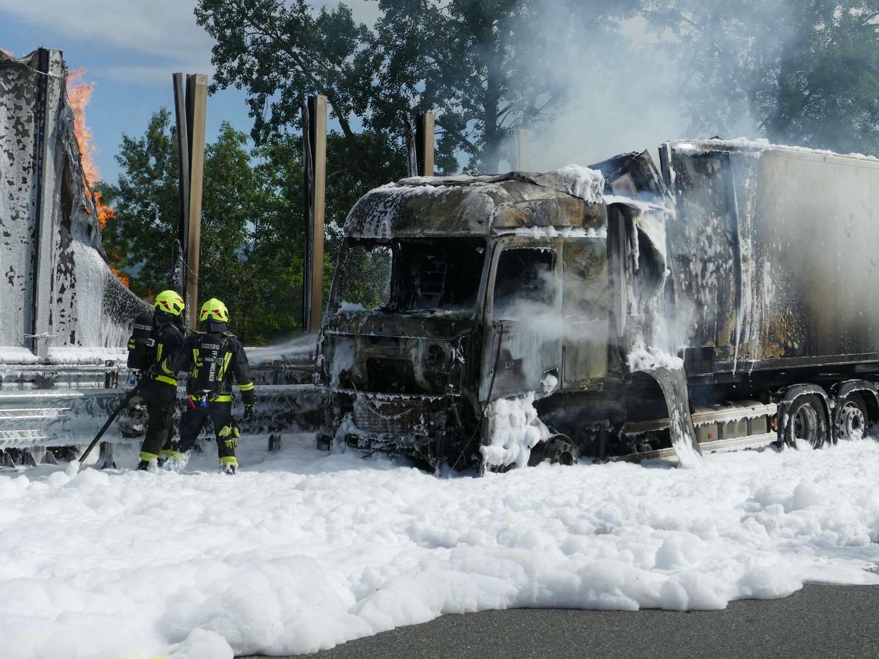 Wegen einem Lkw-Brand wurde am Mittwochvormittag die Westautobahn bei Ybbs gesperrt.