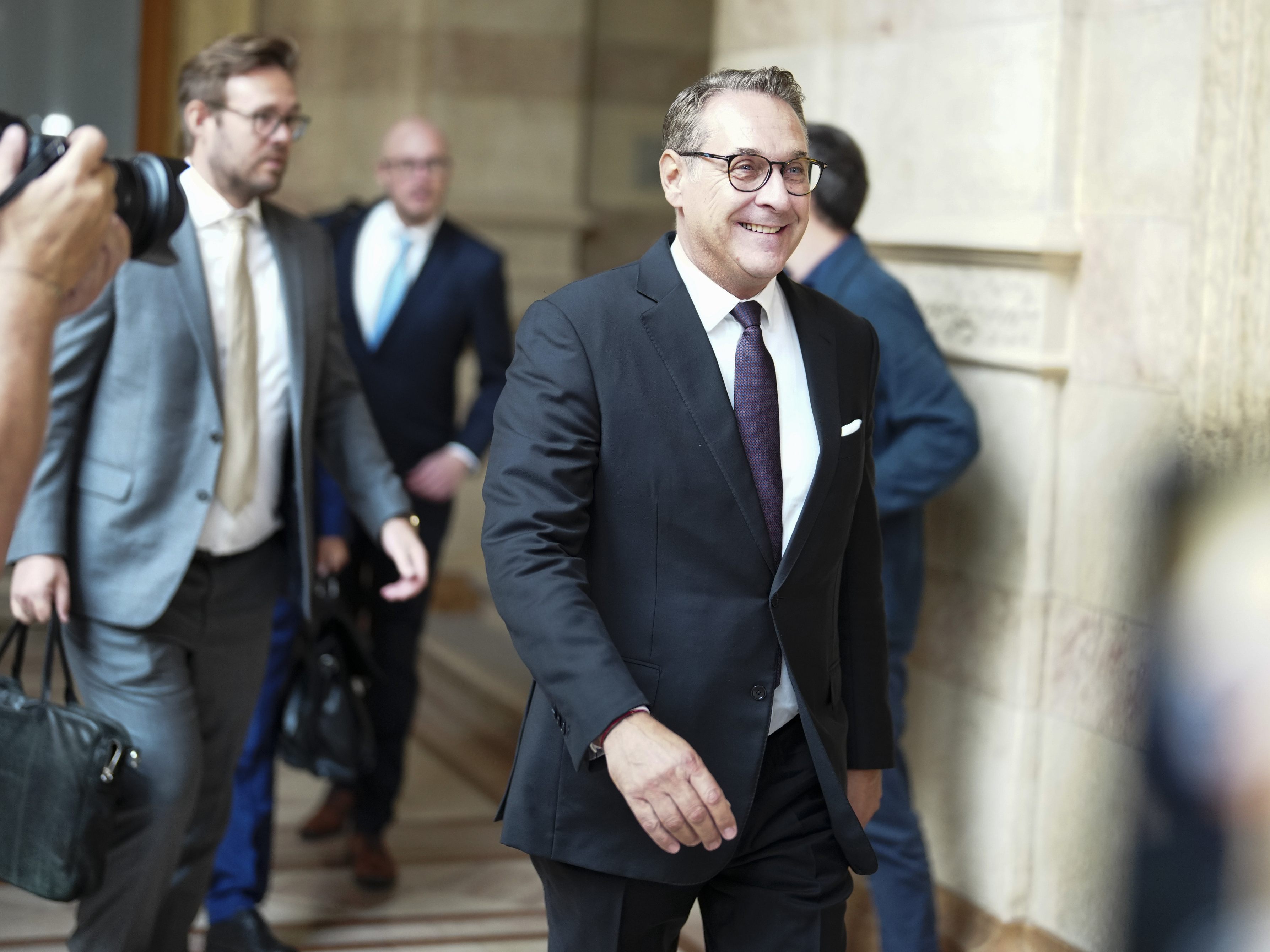 Das OLG Wien hat den Freispruch für Heinz-Christian Strache bestätigt. Das OLG Wien hat den Freispruch für Heinz-Christian Strache bestätigt.