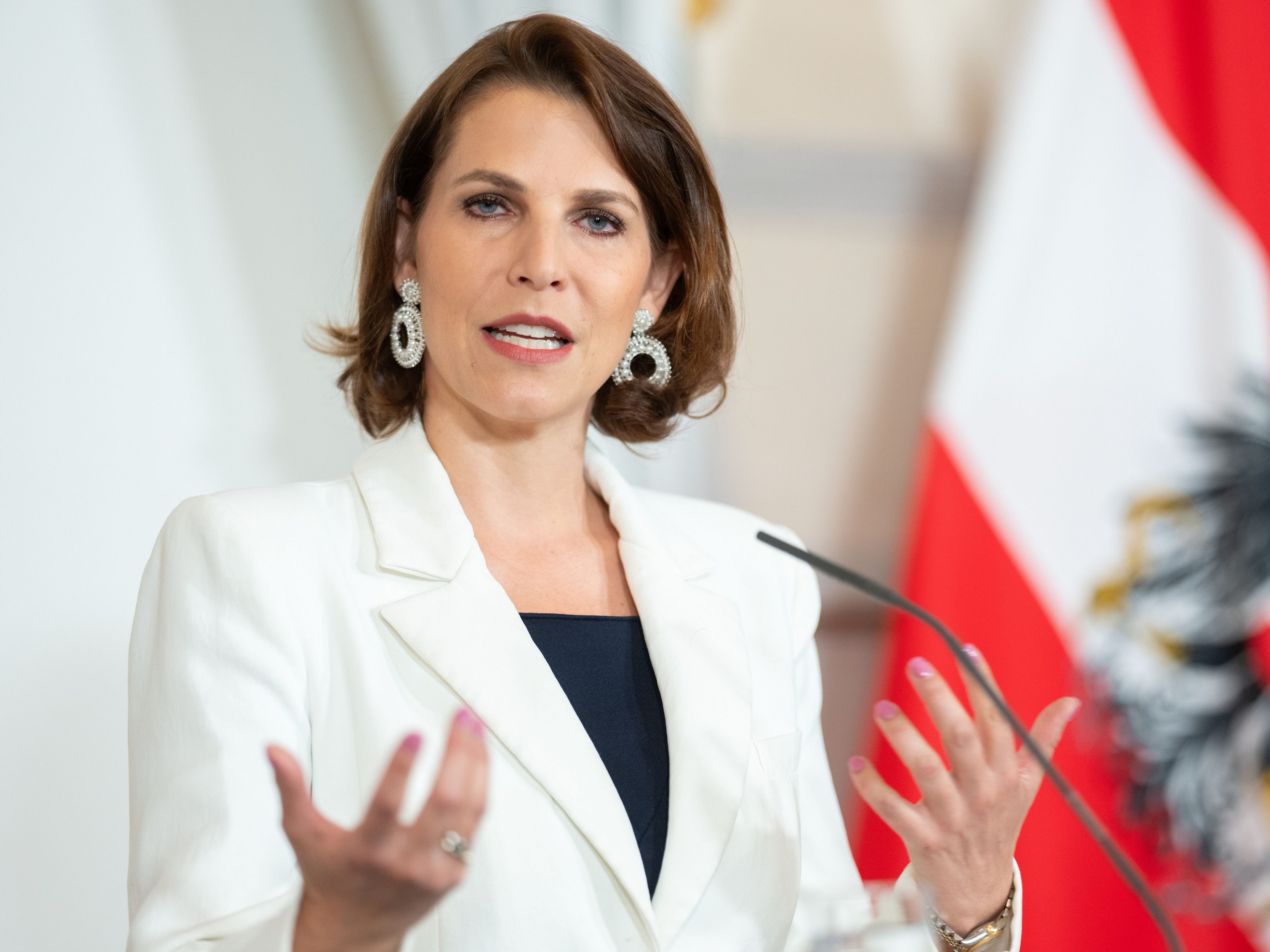 Ministerin Karoline Edtstadler buhlt um die "schweigende Mehrheit". Ministerin Karoline Edtstadler buhlt um die "schweigende Mehrheit".