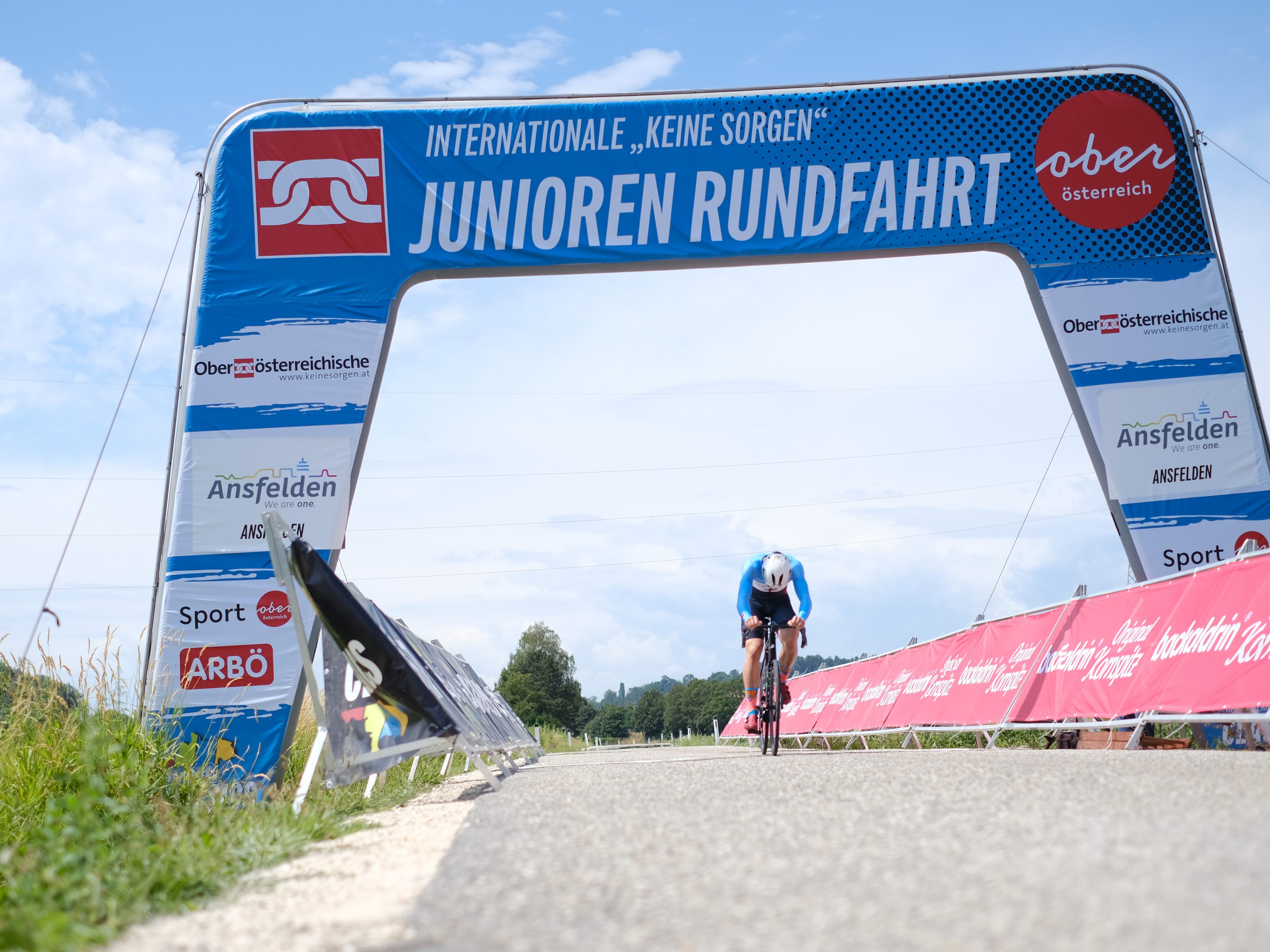 Bei der OÖ-Juniorenrundfahrt ist ein 17-Jähriger gestorben.