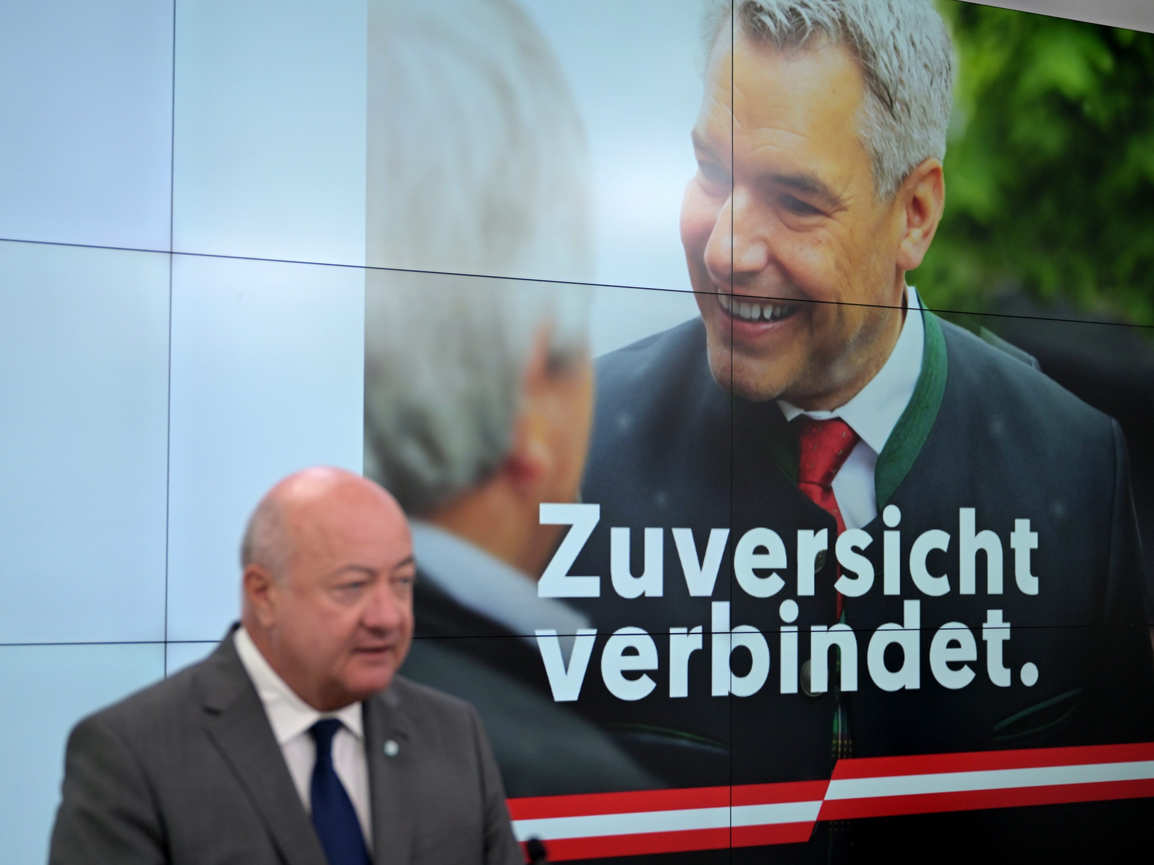 Die ÖVP setzt in ihrer Sommerkampagne auf einen zuversichtlichen Kanzler.