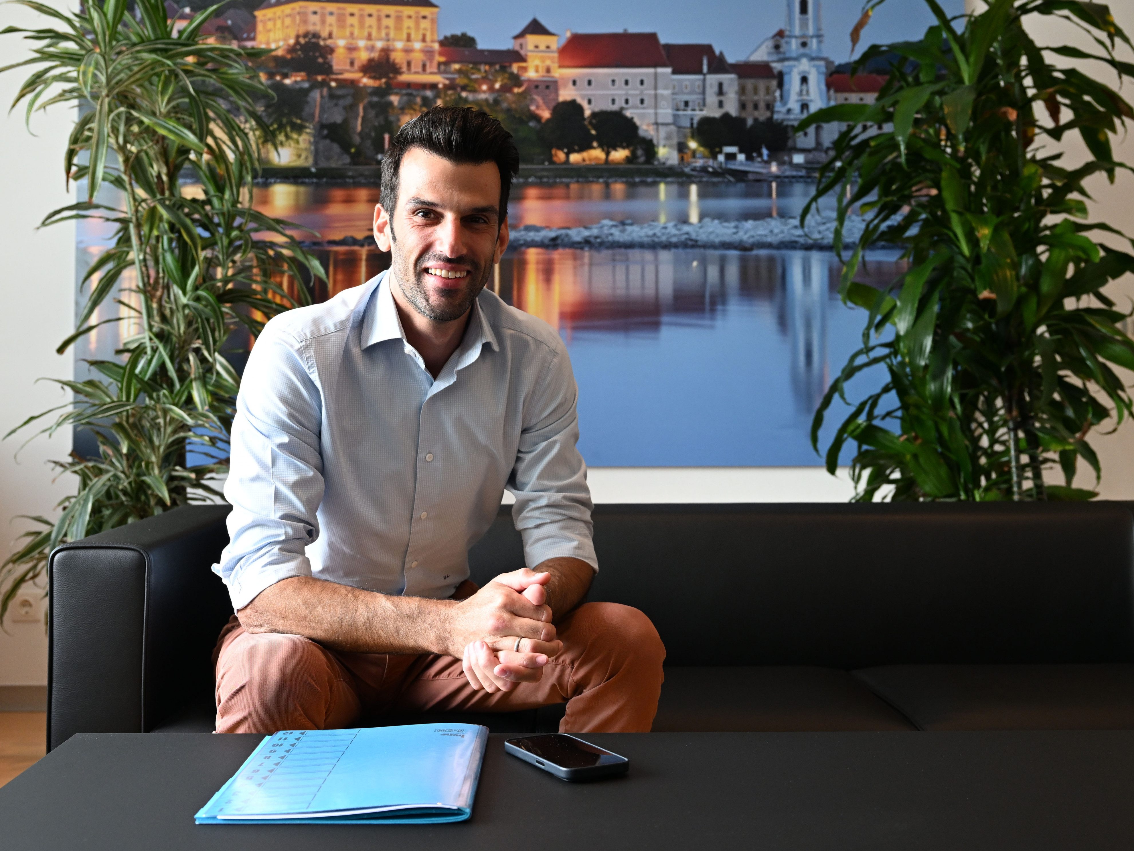 Der NÖ LH-Stellvertreter Udo Landbauer (FPÖ) sieht eine Zweier-Koalition im Bund nur mit der FPÖ. Der NÖ LH-Stellvertreter Udo Landbauer (FPÖ) sieht eine Zweier-Koalition im Bund nur mit der FPÖ.