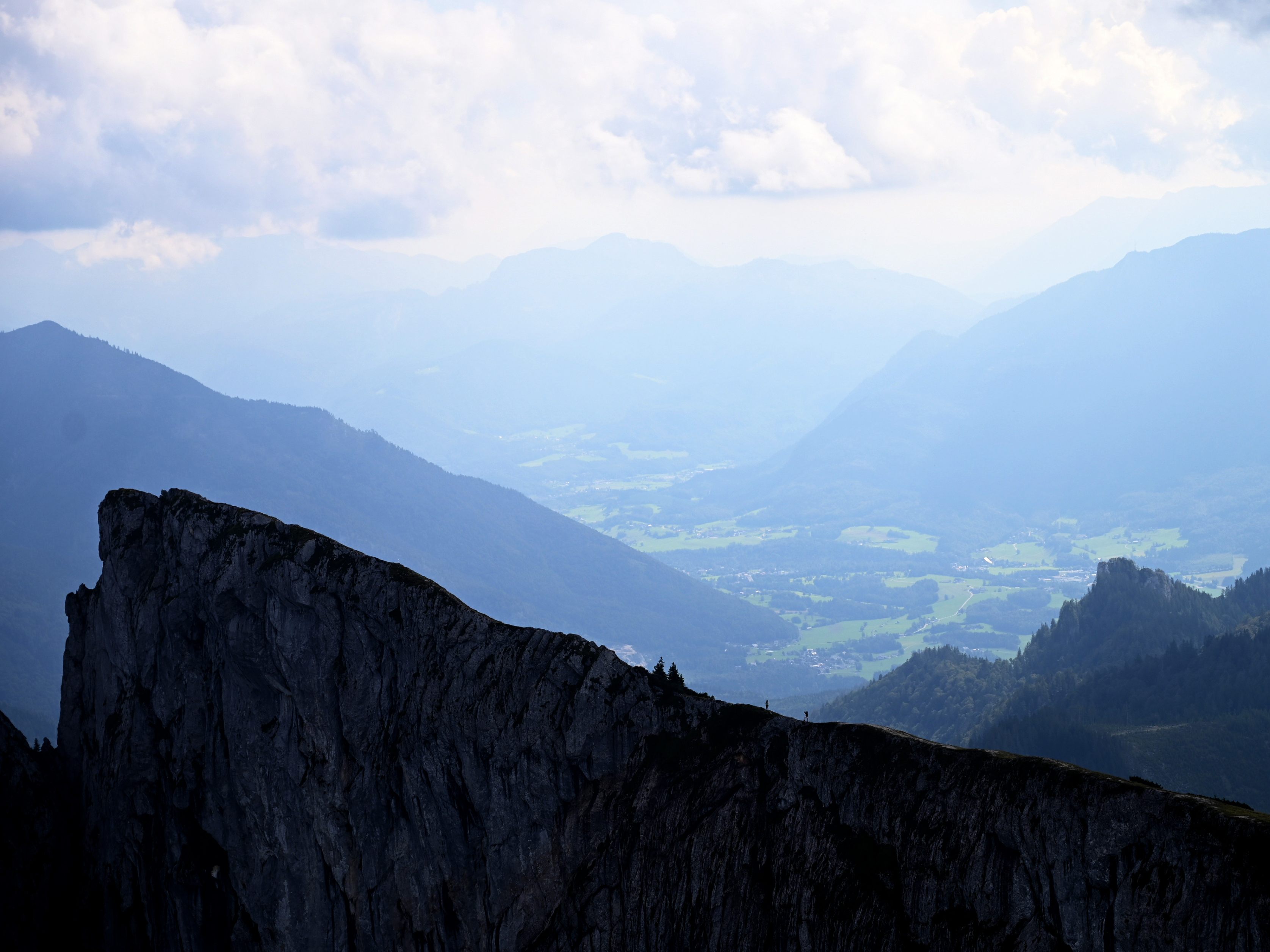 Ein Paar aus Amerika verpasste die letzte Talfahrt auf dem Schafberg und musste gerettet werden. Ein Paar aus Amerika verpasste die letzte Talfahrt auf dem Schafberg und musste gerettet werden.