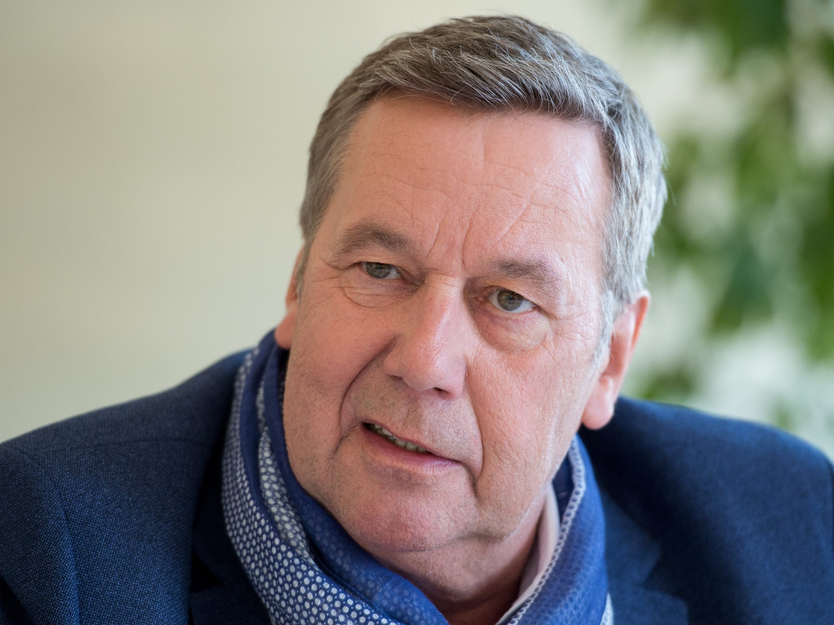 Schlagersänger Roland Kaiser (71) feiert 2024 sein 50. Bühnenjubiläum. Schlagersänger Roland Kaiser (71) feiert 2024 sein 50. Bühnenjubiläum.