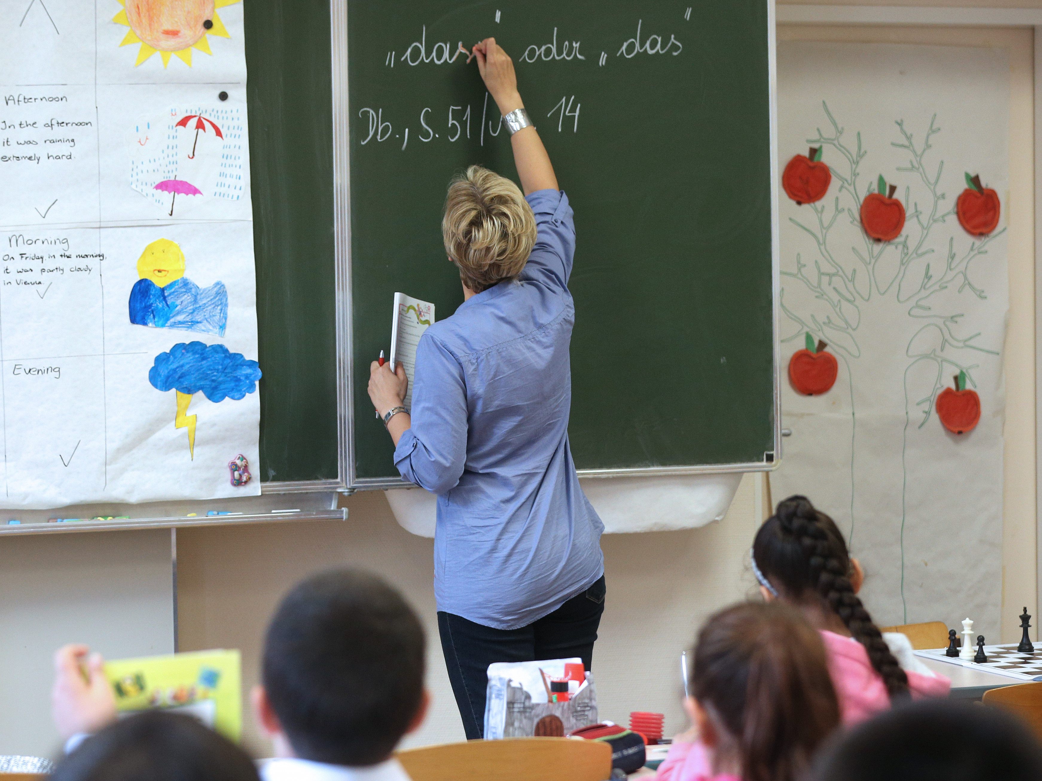 Der Lehrermangel könnte im Herbst zu unbesetzten Klassen führen. Der Lehrermangel könnte im Herbst zu unbesetzten Klassen führen.