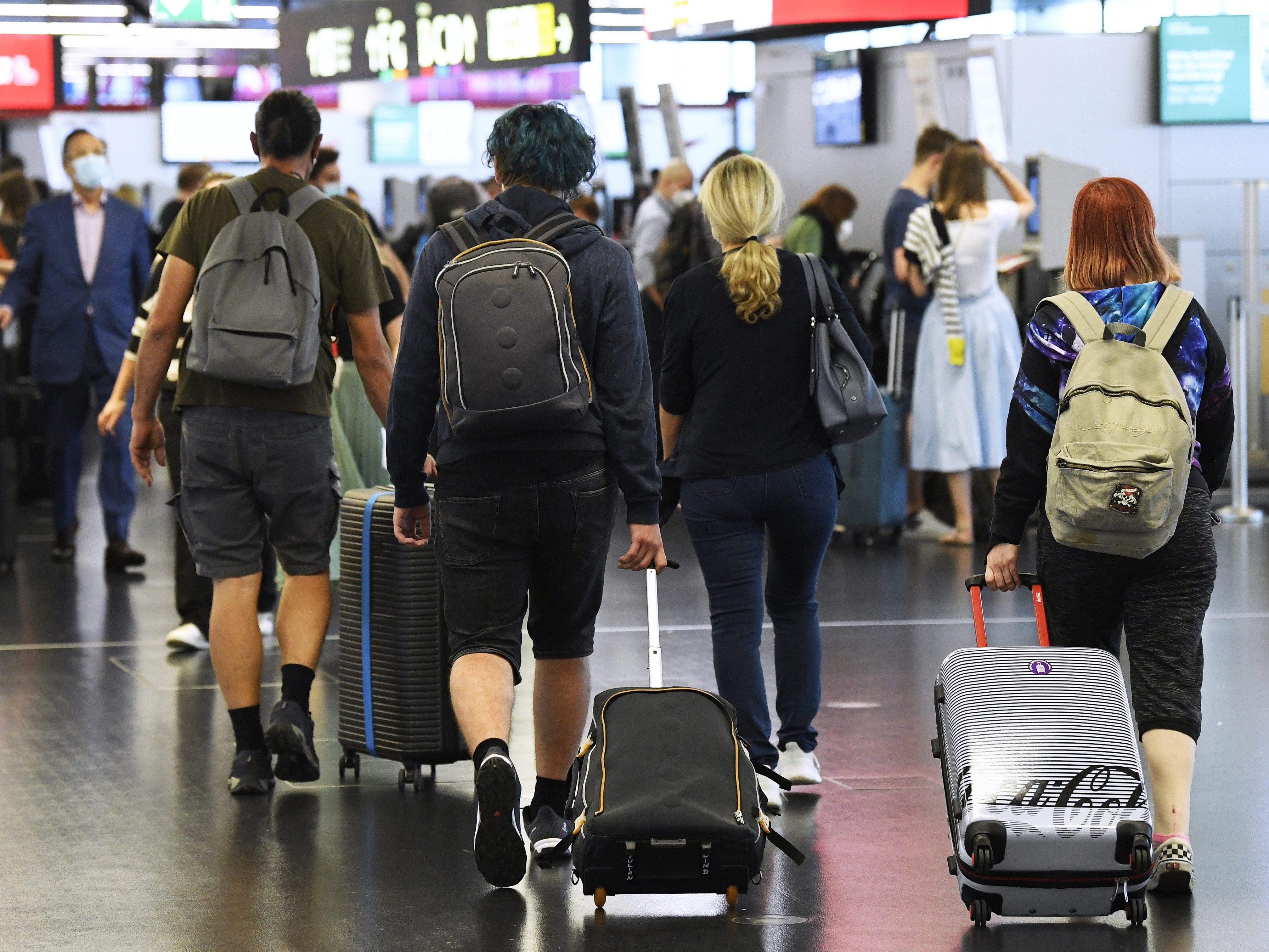 Der Flughafen Wien verzeichnete im Halbjahr 44 % mehr Passagiere. Der Flughafen Wien verzeichnete im Halbjahr 44 % mehr Passagiere.