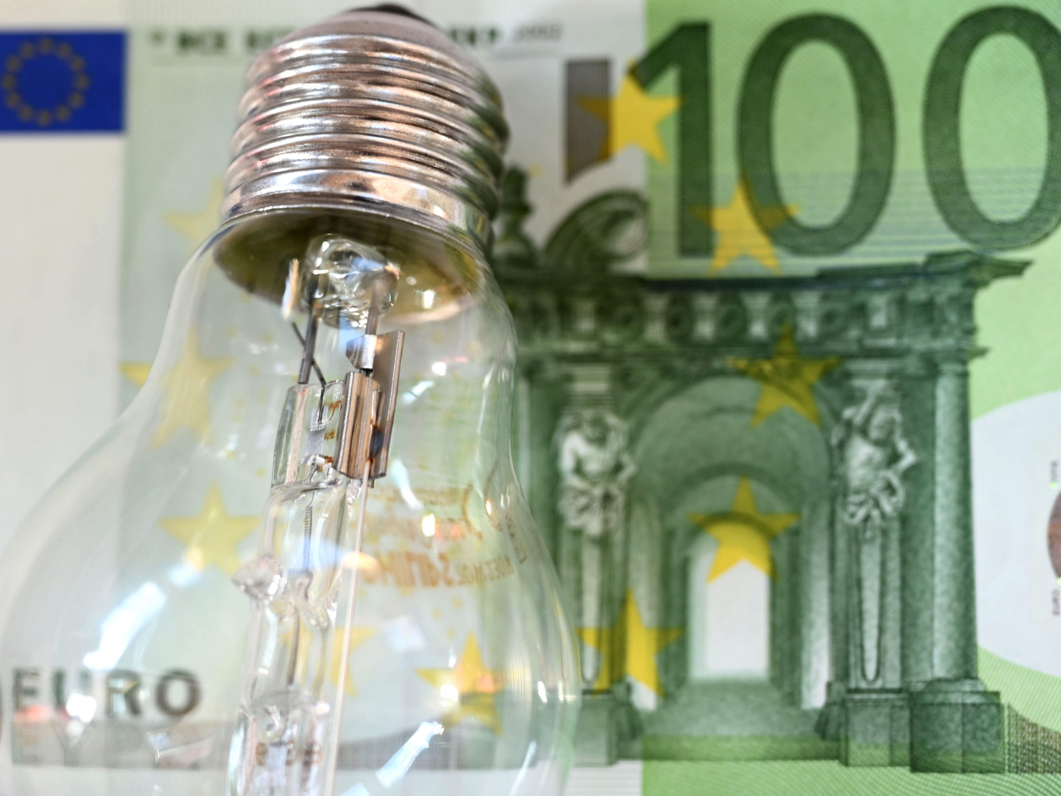 Der ausstehende Energiekostenzuschuss sorgt für Kritik. Der ausstehende Energiekostenzuschuss sorgt für Kritik.