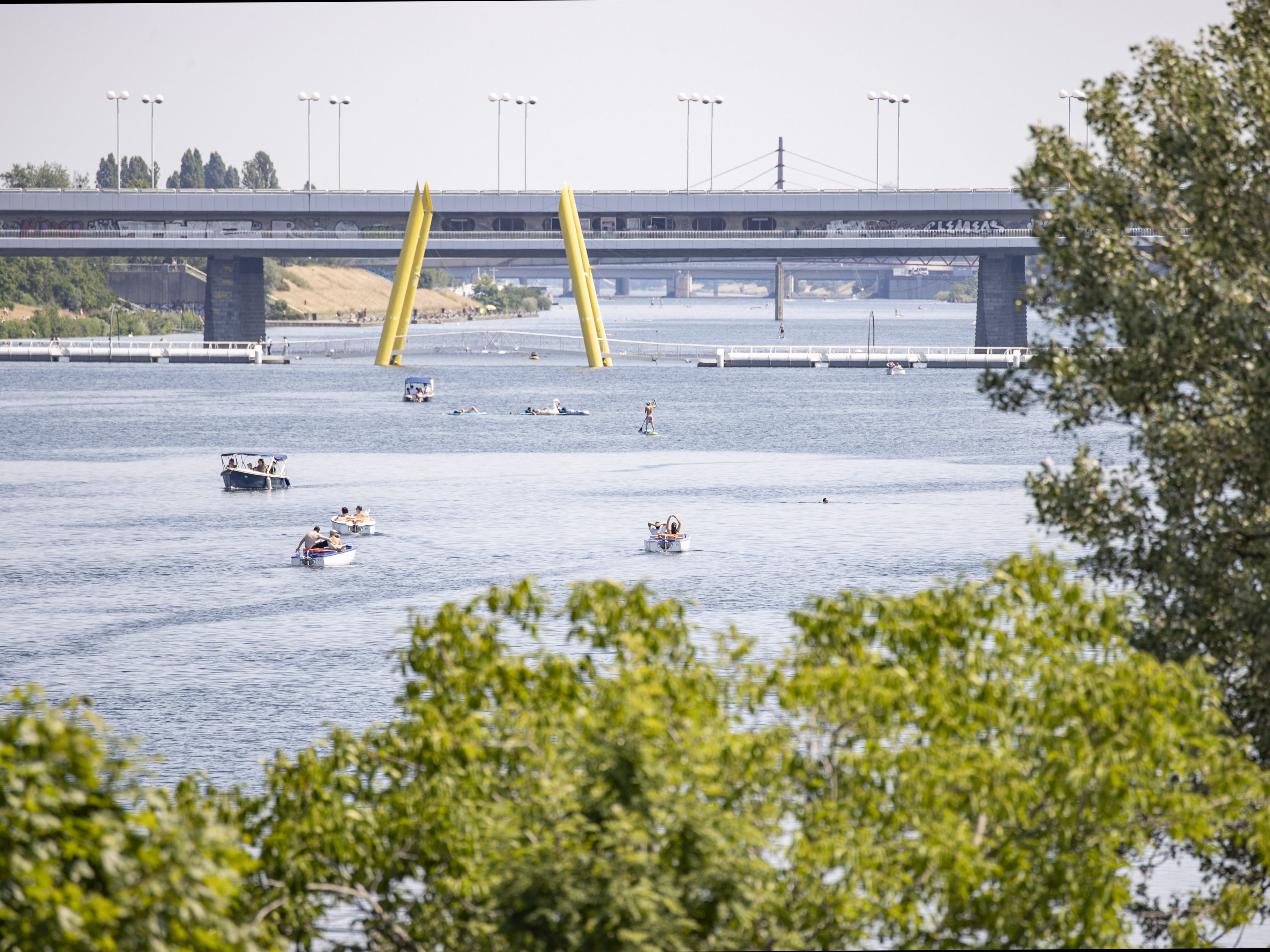 Der Vermisste wurde nach drei Tagen leblos im Wasser treibend aufgefunden. Der Vermisste wurde nach drei Tagen leblos im Wasser treibend aufgefunden.