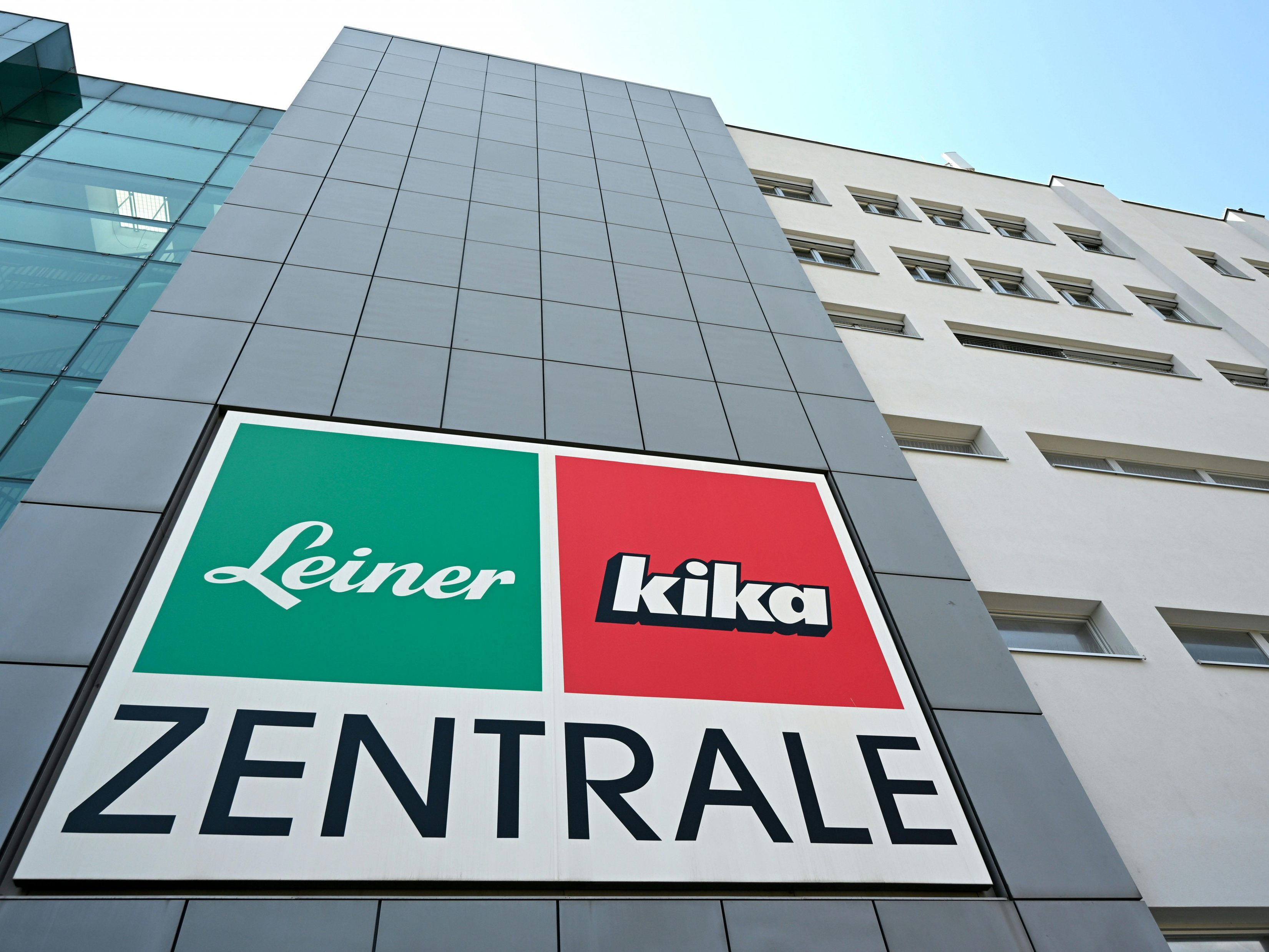 Heftige Kritik an der Kündigung von Gastro-Mitarbeitern. Heftige Kritik an der Kündigung von Gastro-Mitarbeitern.