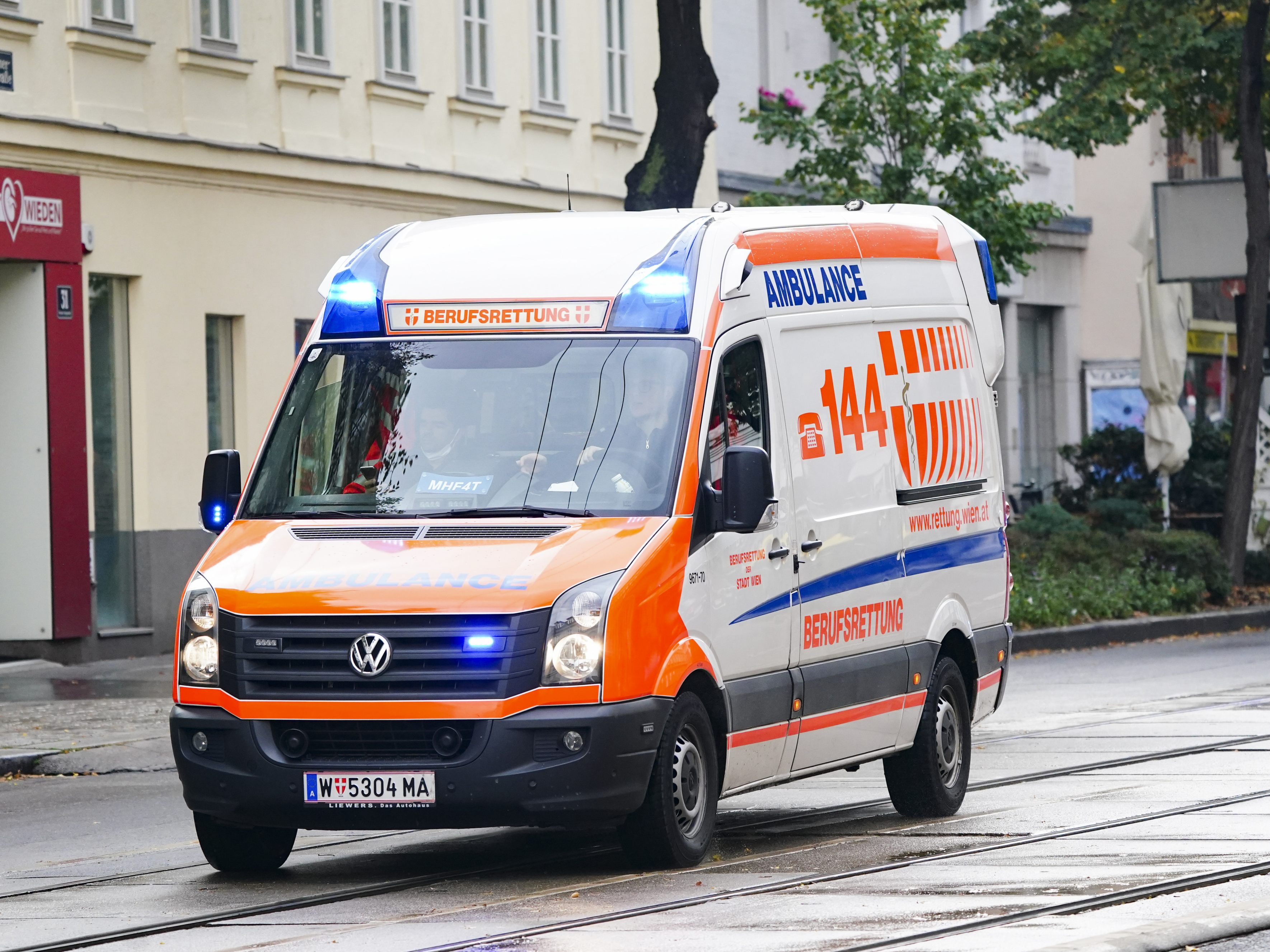 Montagabend erlitten zwei Kinder in Wien-Meidling wegen heißem Öl Verbrennungen.