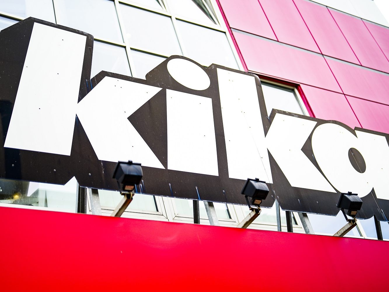 Schlusspfiff für Kika Wien-Ottakring und Leiner Wien-Nord am Samstag, 29. Juli. Schlusspfiff für Kika Wien-Ottakring und Leiner Wien-Nord am Samstag, 29. Juli.