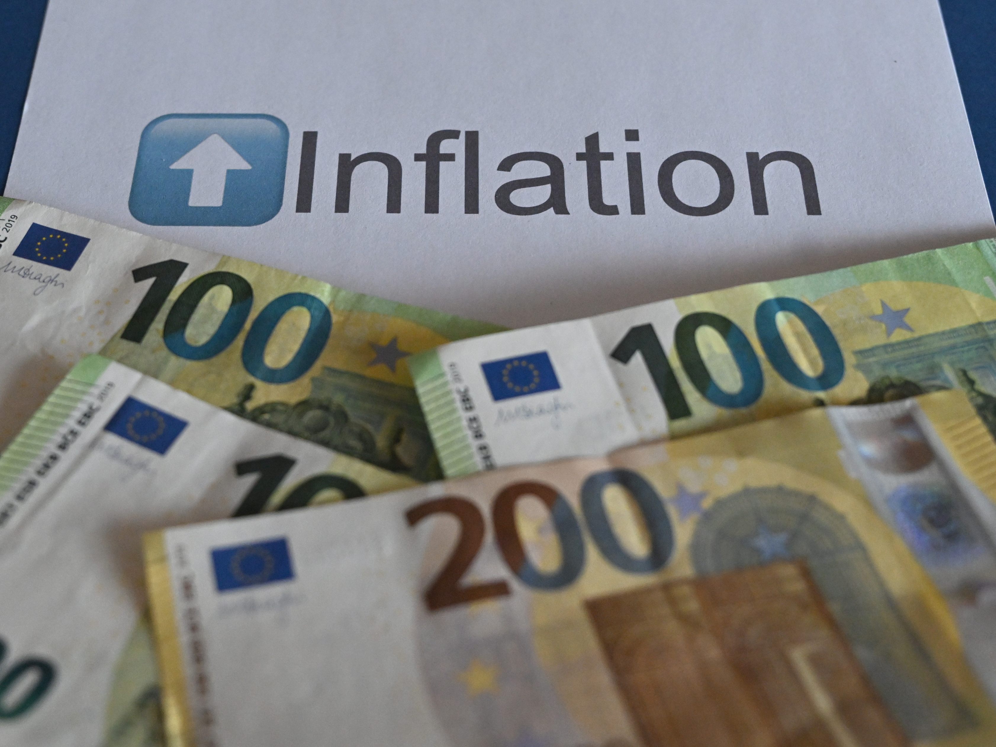 Die Inflationsrate in EU und Eurozone liegt weiter deutlich über zwei Prozent.