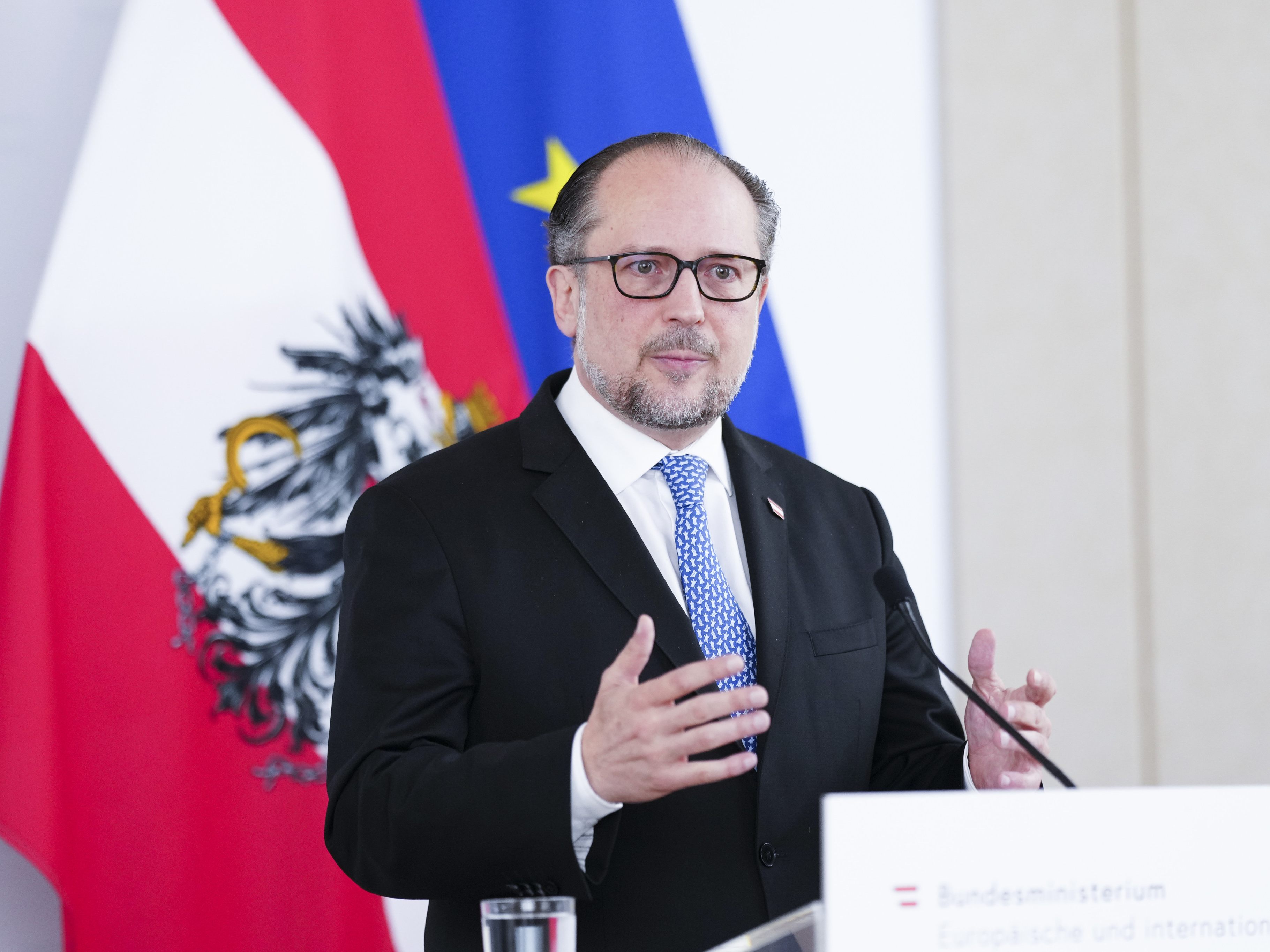 Die Neutralität Österreichs bleibe bei einer Teilnahme an "Sky Shield" zu 100 Prozent gewährt, so Schallenberg. Die Neutralität Österreichs bleibe bei einer Teilnahme an "Sky Shield" zu 100 Prozent gewährt, so Schallenberg.