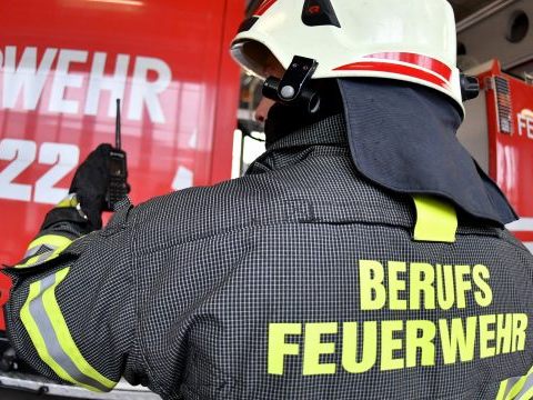 Auf der Wiener Südosttangente find ein Reisebus an zu brennen.