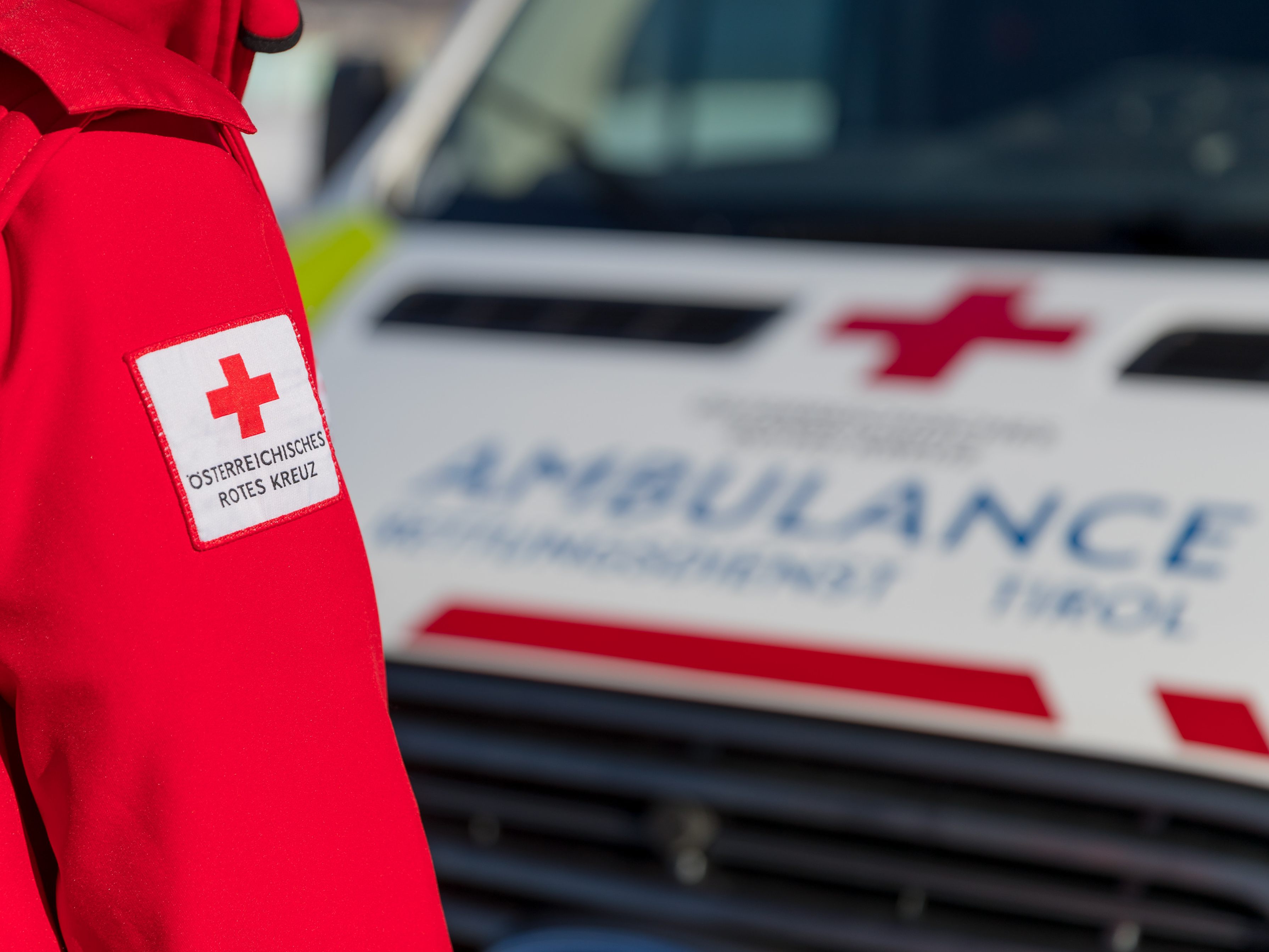 Nach einem Badeunfall starb ein 80-Jähriger in der Innsbrucker Klinik.