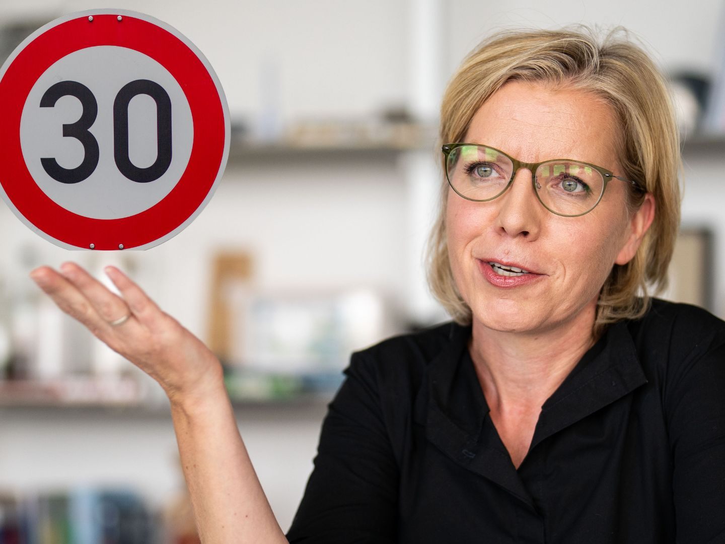 Gewessler will Tempo 30 im Ortsgebiet erleichtern.