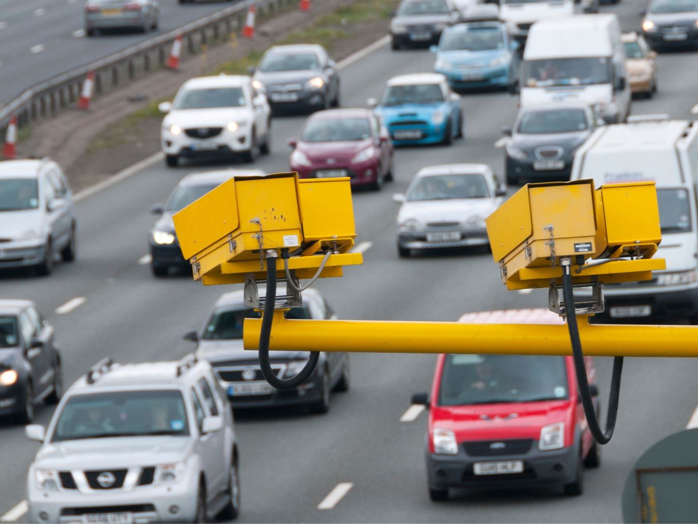 In den meisten Urlaubsländern kommt zu schnelles Fahren teuer.