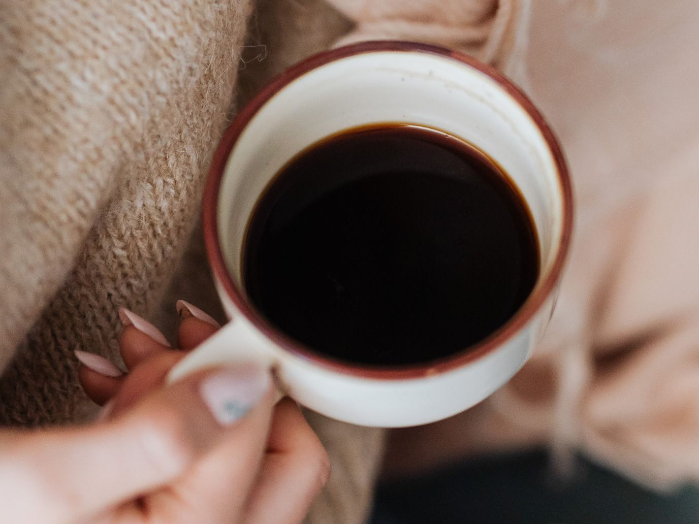 Darum ist Kaffee auf leeren Magen nicht gesund. Darum ist Kaffee auf leeren Magen nicht gesund.