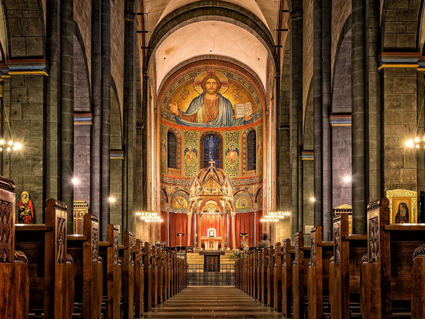 Ein Betrunkener (26) randalierte in einer Kirche in der Wiener Innenstadt. Ein Betrunkener (26) randalierte in einer Kirche in der Wiener Innenstadt.