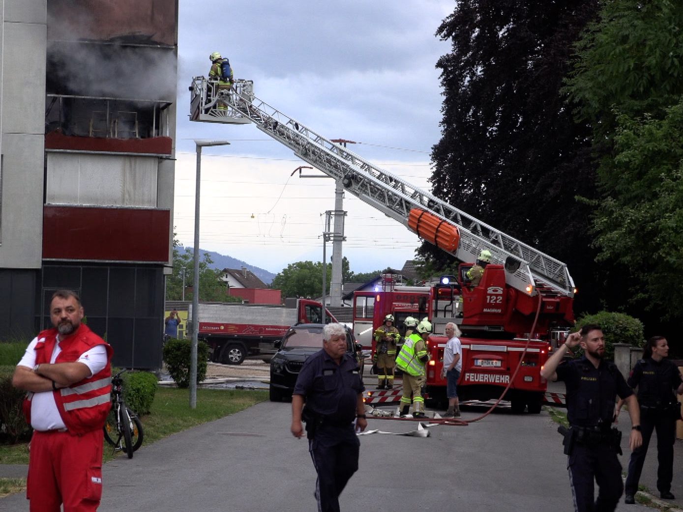Das Feuer breitete ich vom Balkon auf die Wohnung aus.