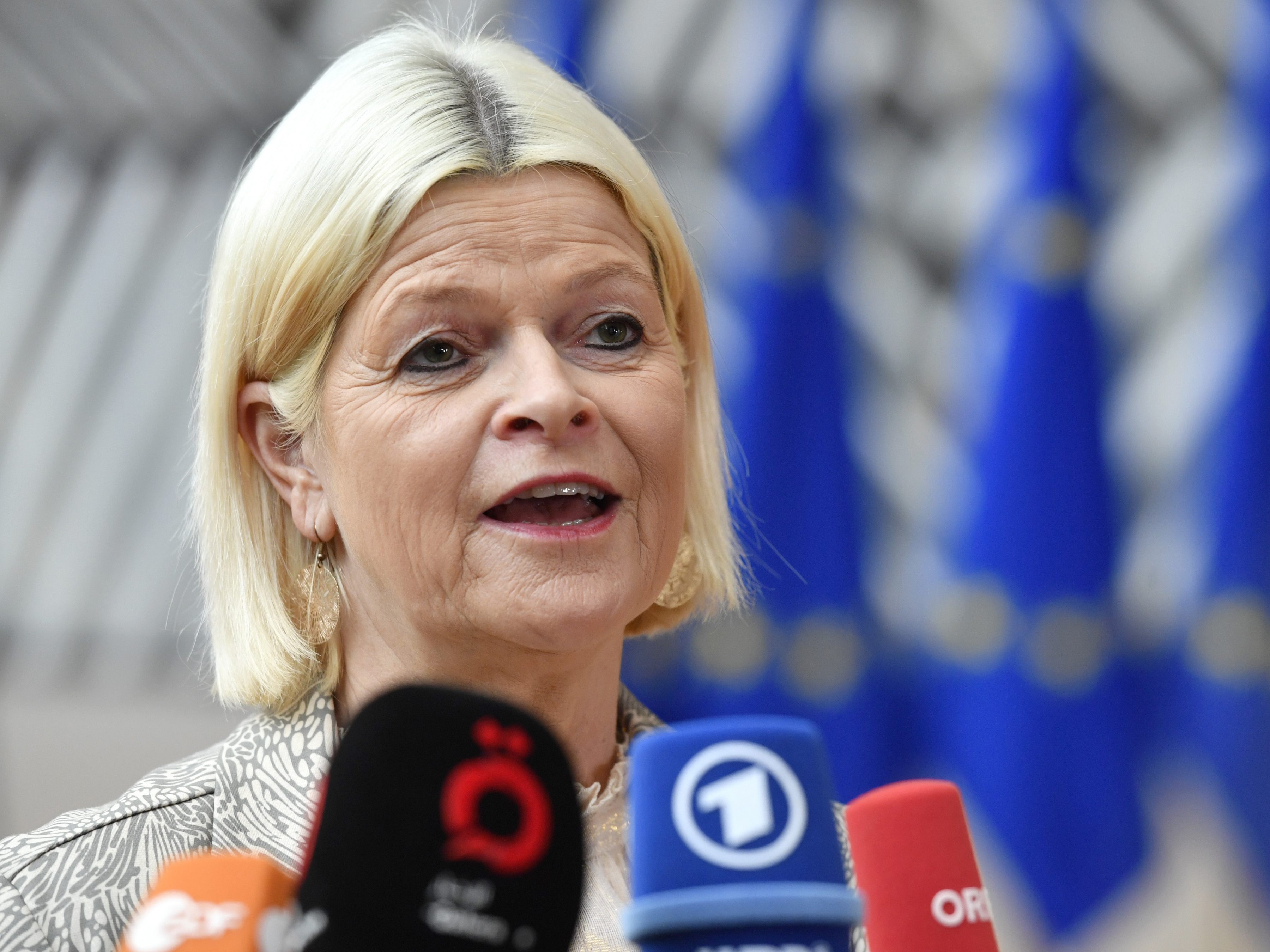 Verteidigungsministerin Tanner reist am Donnerstag in die Schweiz. Verteidigungsministerin Tanner reist am Donnerstag in die Schweiz.