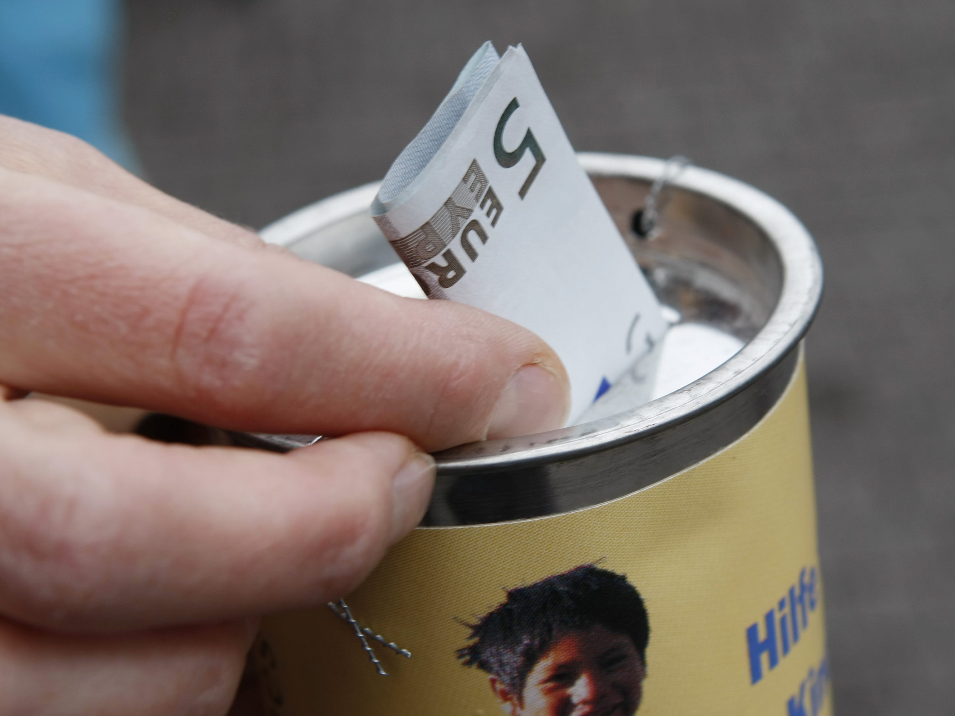 Die Salzburger Polizei warnt vor falschen Spendensammlern.