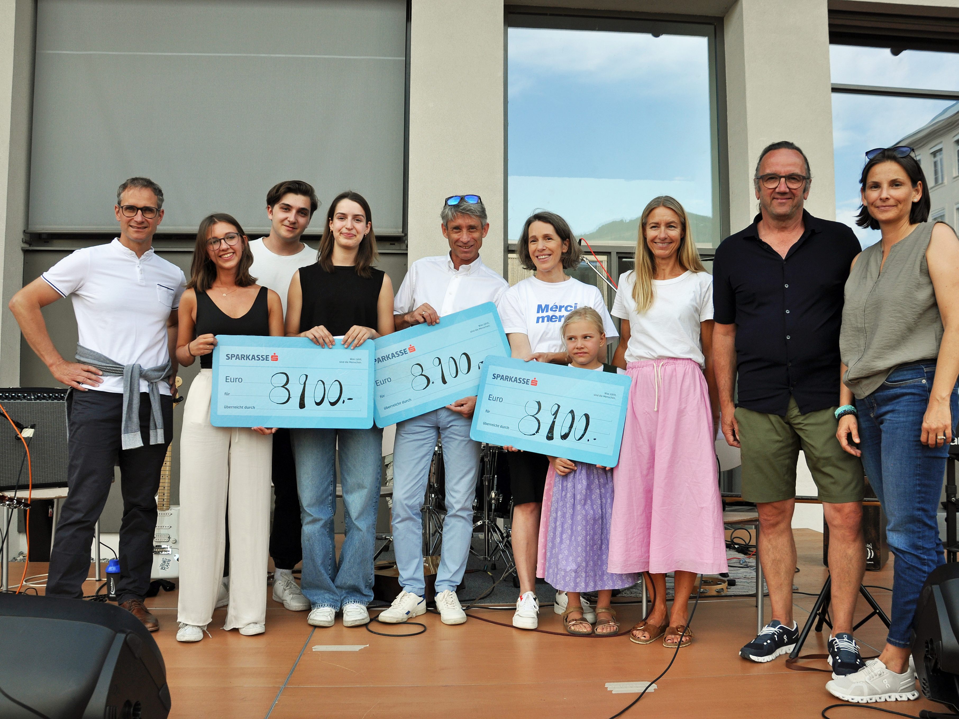 Der Erlös in Höhe von insgesamt 26.700 Euro wurde gespendet an Fridays for Future Vorarlberg, Nachbar in Not und die Caritas Vorarlberg. Der Erlös in Höhe von insgesamt 26.700 Euro wurde gespendet an Fridays for Future Vorarlberg, Nachbar in Not und die Caritas Vorarlberg.