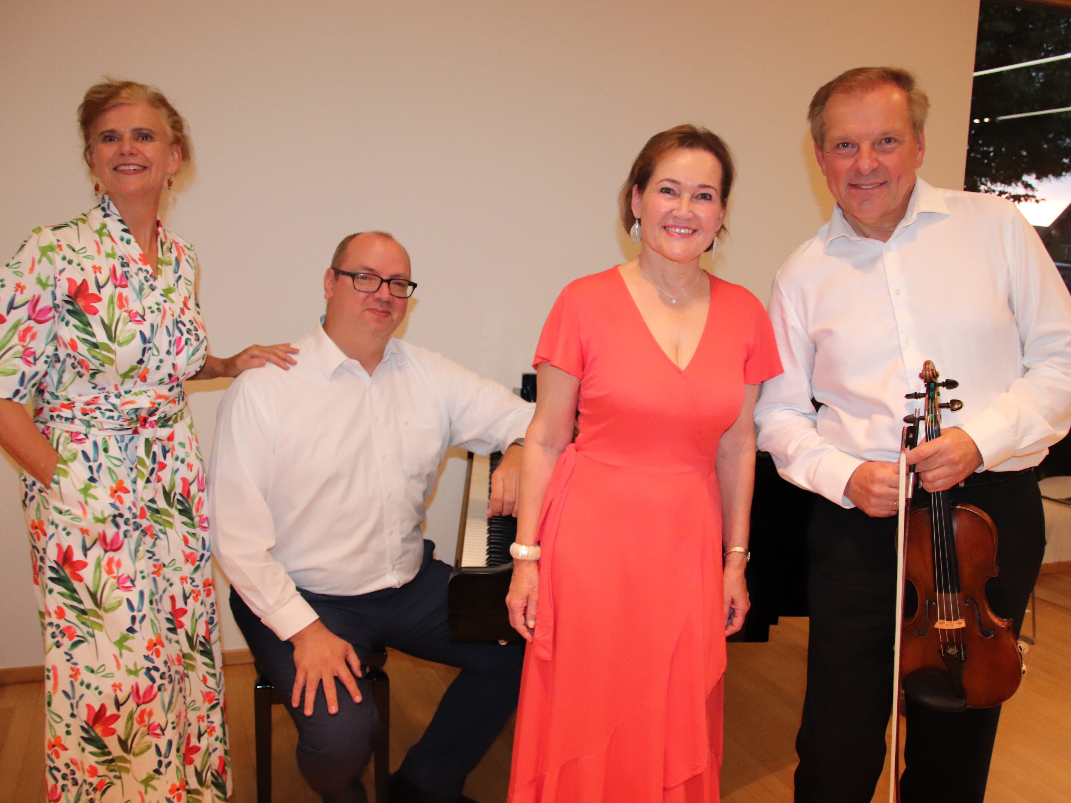 Renate Bauer, Martin Gallez, Birgit Plankel und Helmut Lackinger. Renate Bauer, Martin Gallez, Birgit Plankel und Helmut Lackinger.