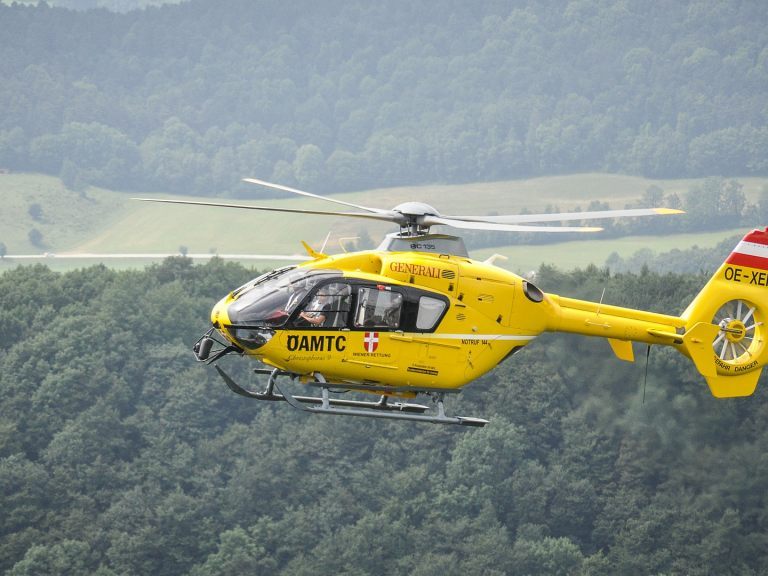 Erst beim zweiten Versuch gelang es, den schwer verletzten Deutschen nach dem Bergunfall mitzunehmen, da die Wetterbedingungen äußerst schlecht waren.