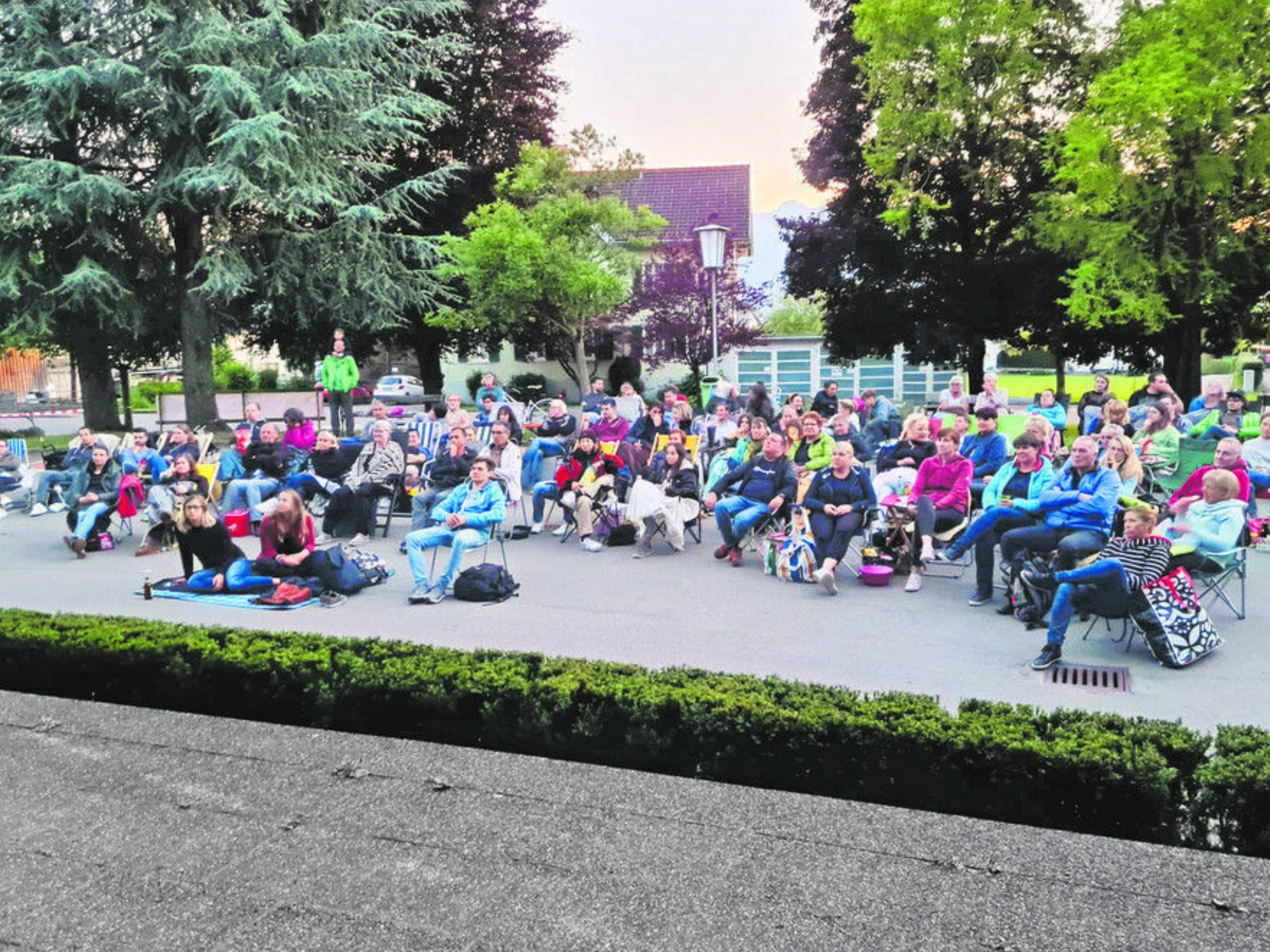 Am kommenden Samstag findet die erste Aufführung des Klauser Klappstuhl-Kino in diesem Jahr statt Am kommenden Samstag findet die erste Aufführung des Klauser Klappstuhl-Kino in diesem Jahr statt