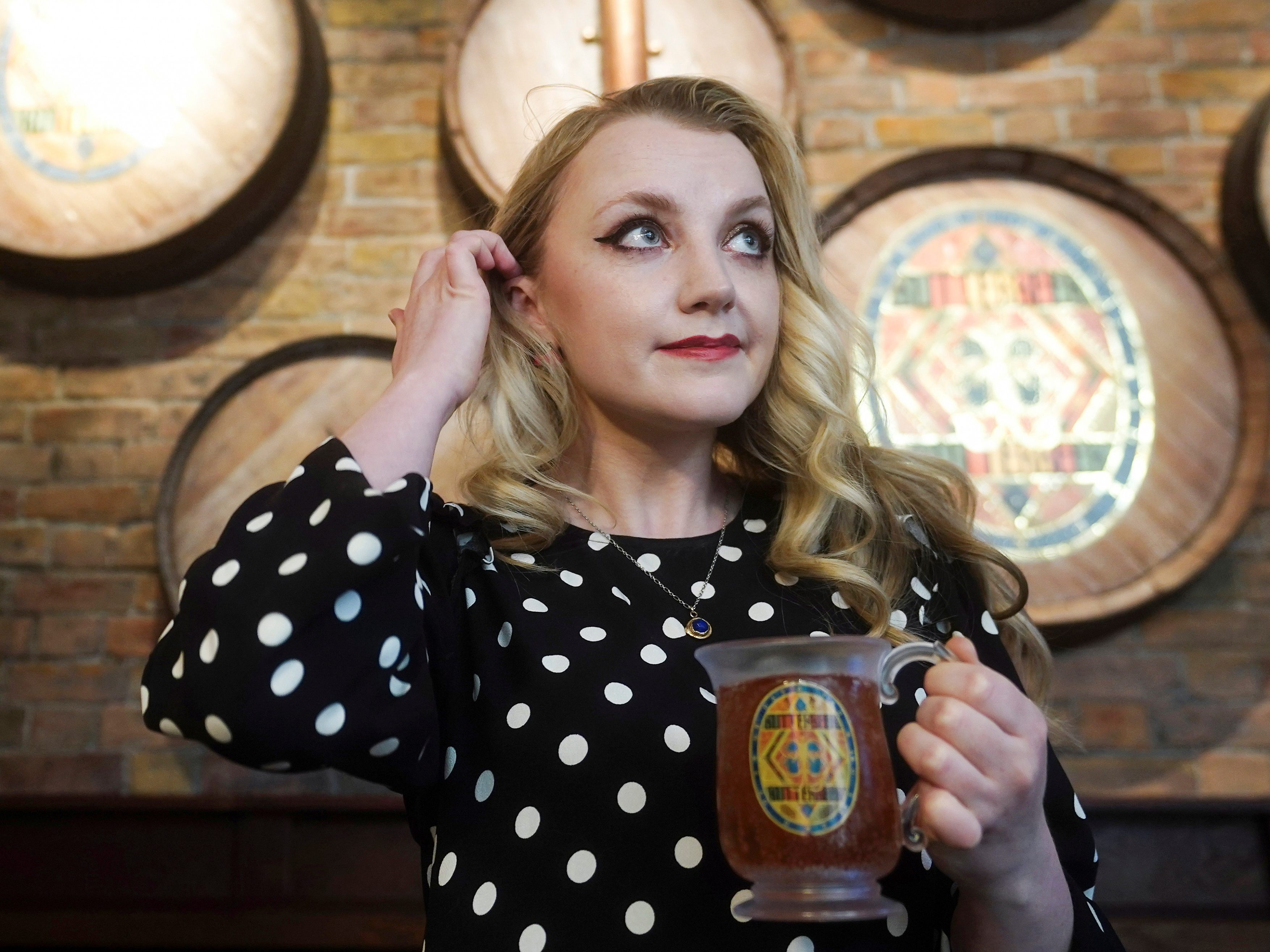 Lange blonde Locken gehören nicht mehr zu Evanna Lynchs neuem Style.