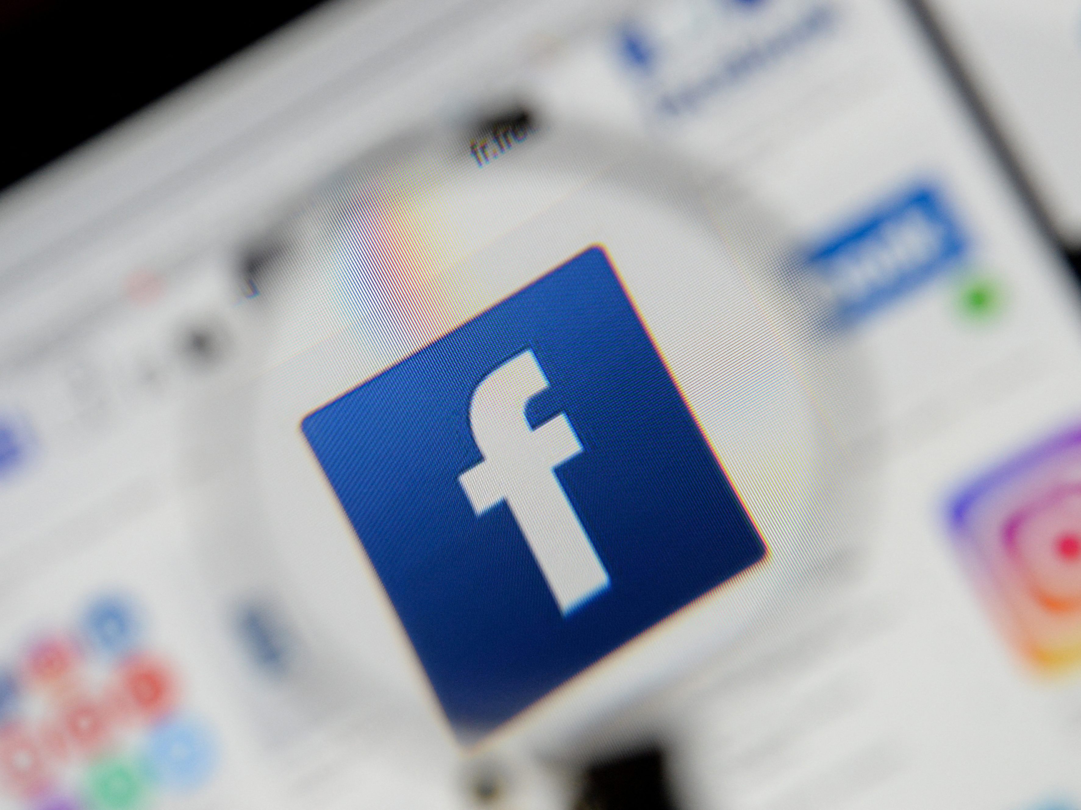 Die FPÖ verzichtet teilweise auf Entschädigungs-Zahlungen von Facebook-Postern. Die FPÖ verzichtet teilweise auf Entschädigungs-Zahlungen von Facebook-Postern.