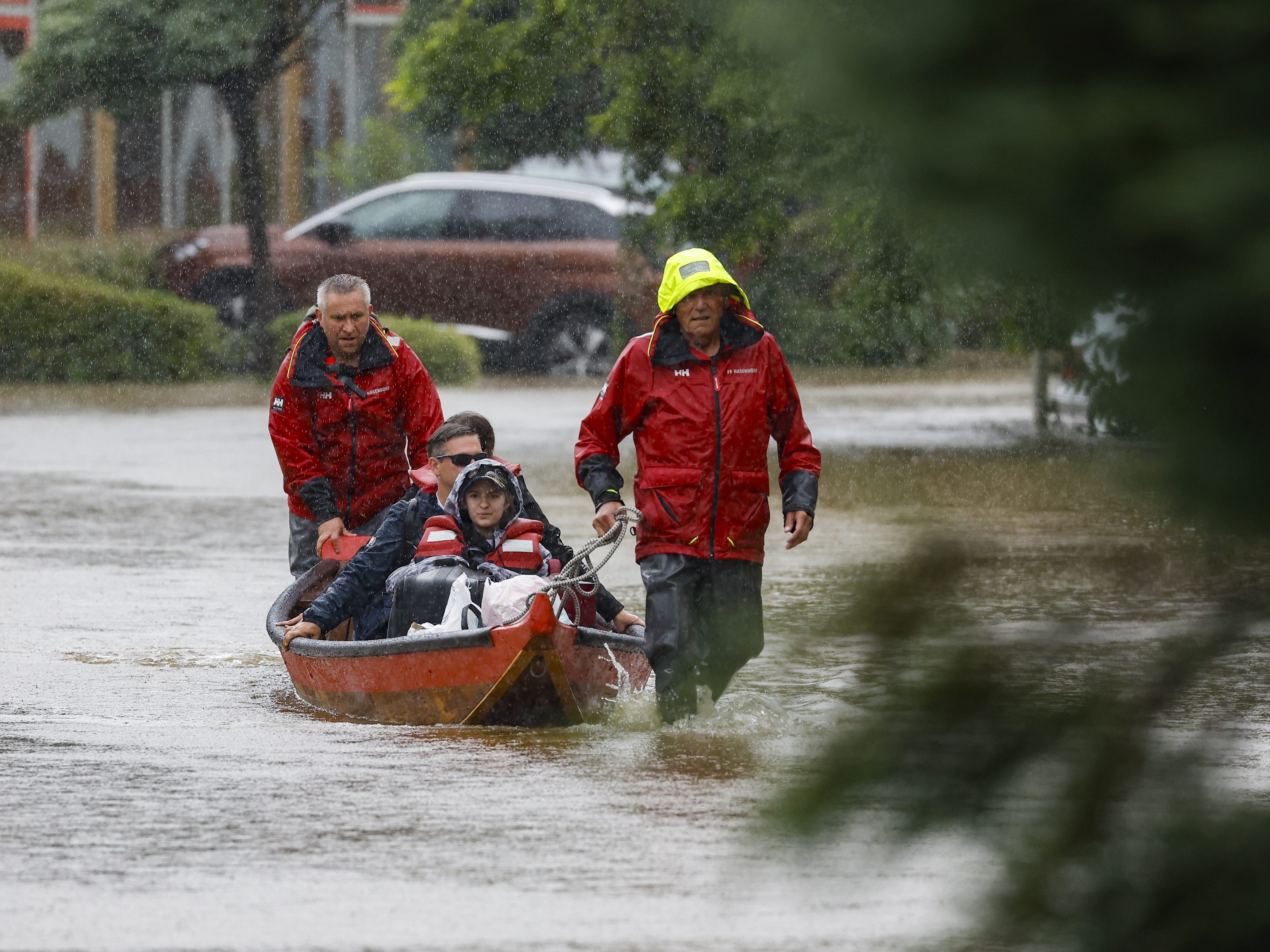 Hochwasser-Betroffene im Süden Österreichs brauchen Unterstützung. Hochwasser-Betroffene im Süden Österreichs brauchen Unterstützung.