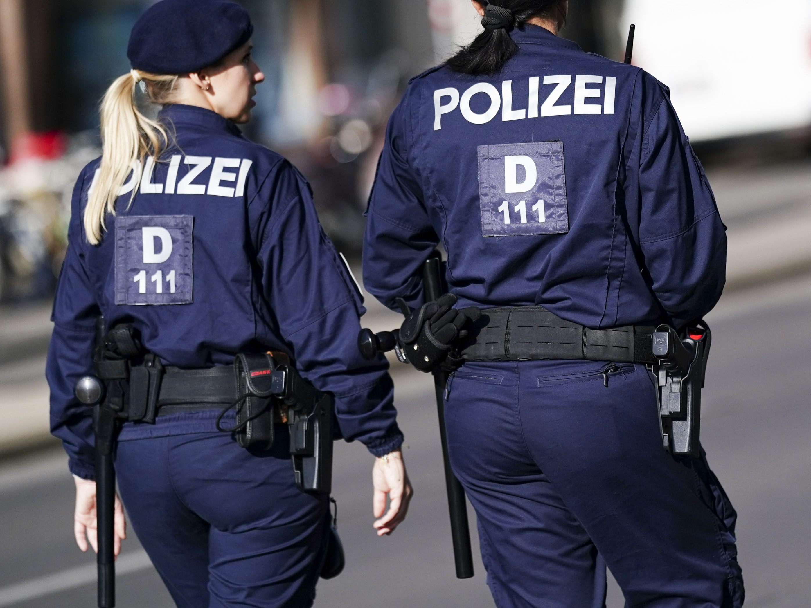 Wiener Polizisten wurden in Fünfhaus attackiert. Wiener Polizisten wurden in Fünfhaus attackiert.