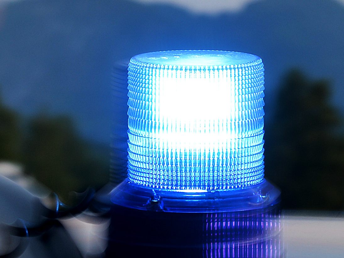 Ein 19-Jähriger wurde bei einem Arbeitsunfall schwer verletzt.