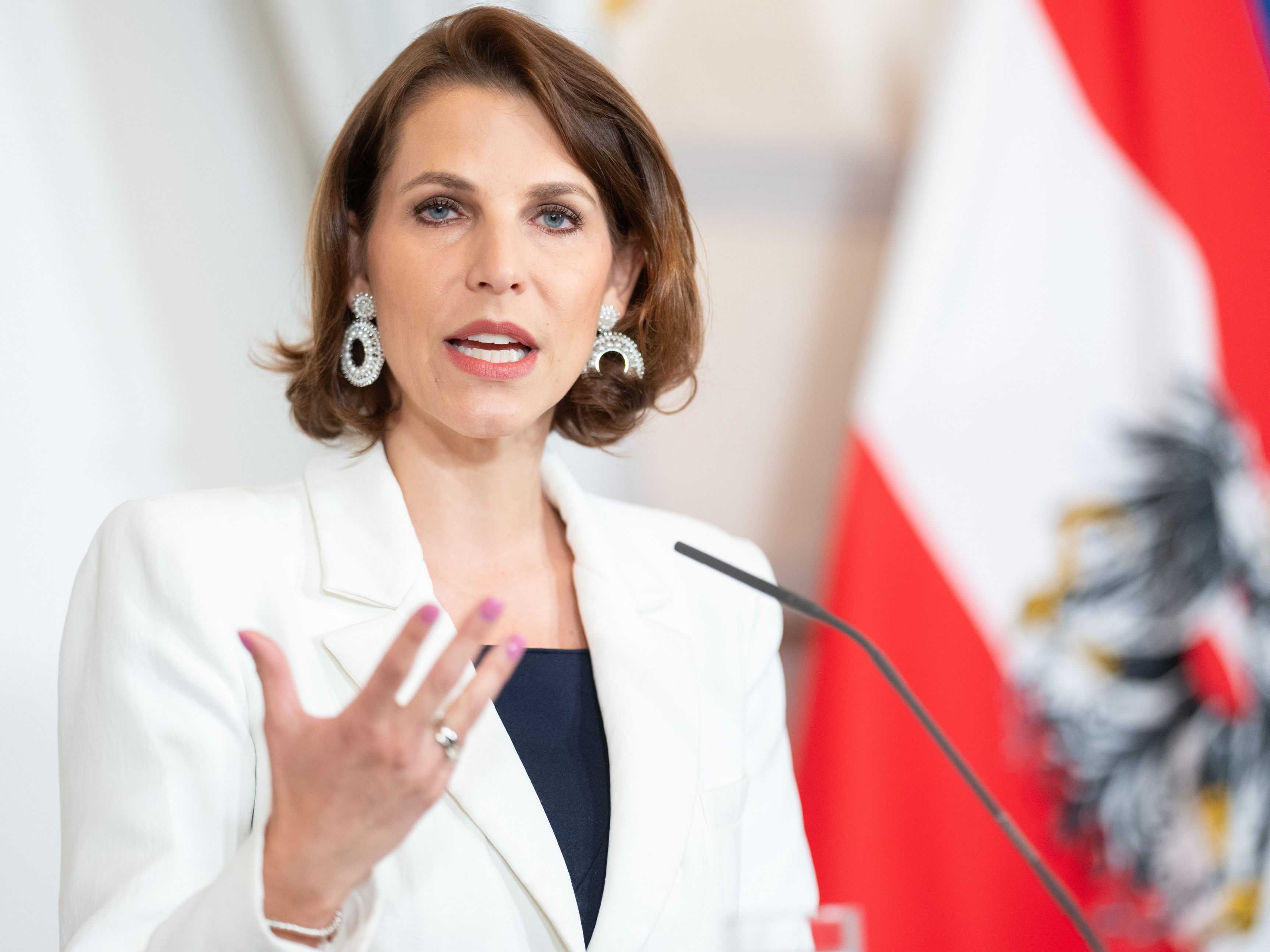 In die Wohnung von Karoline Edtstadler wurde eingebrochen. In die Wohnung von Karoline Edtstadler wurde eingebrochen.