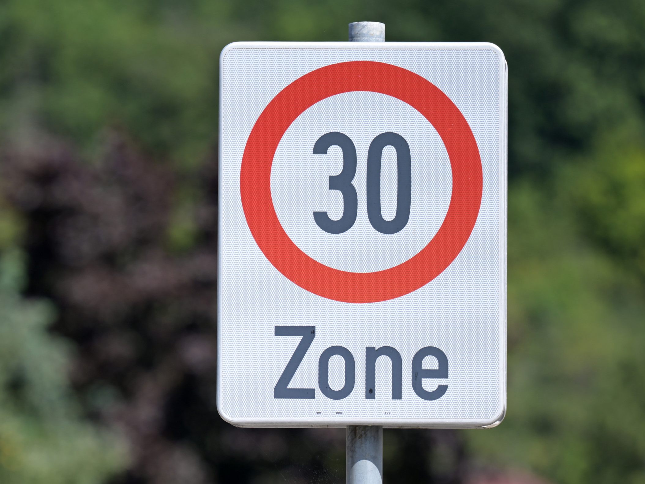 Mehrheit für erleichterte Einführung von Tempo 30 durch Gemeinden.