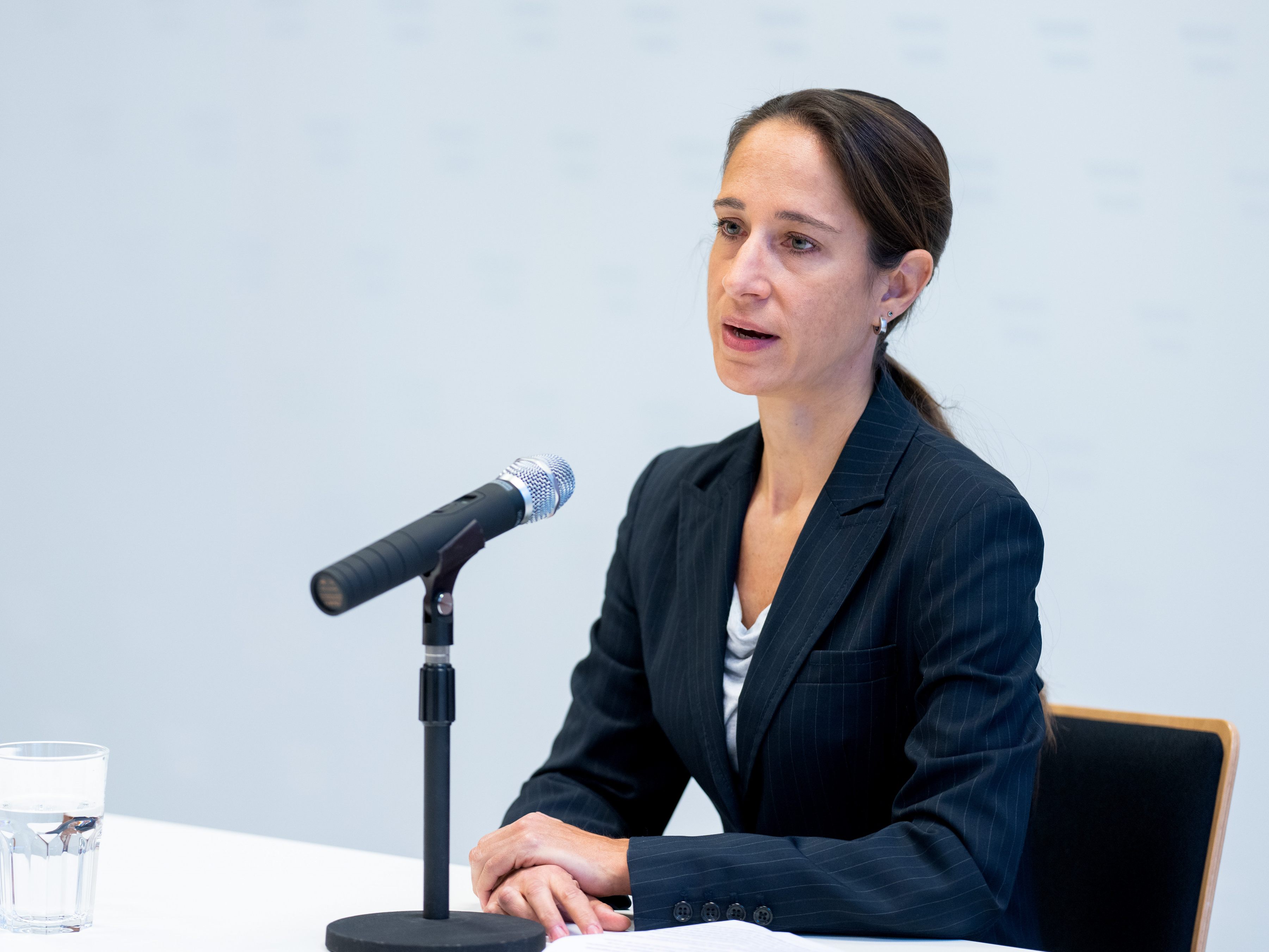 Laut Staatsanwaltschafts-Sprecherin Nina Bussek hat ein umstrittener Artikel in dem FPÖ-nahen Medium "Zur Zeit" keine strafrehtlichen Folgen. Laut Staatsanwaltschafts-Sprecherin Nina Bussek hat ein umstrittener Artikel in dem FPÖ-nahen Medium "Zur Zeit" keine strafrehtlichen Folgen.
