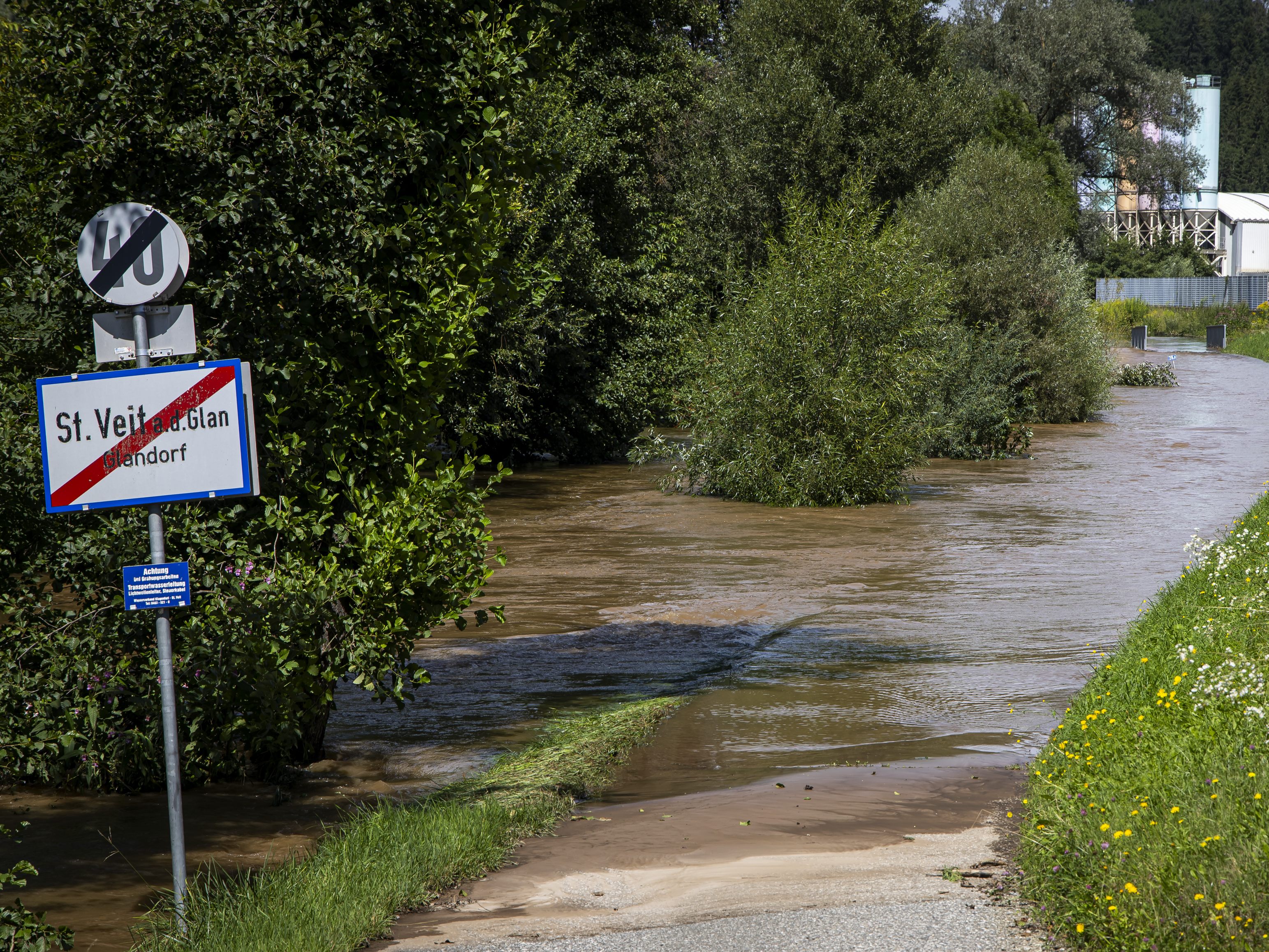 Nach dem Hochwasser am Wochenende stabilisiert sich die Lage im Süden Österreichs langsam. Nach dem Hochwasser am Wochenende stabilisiert sich die Lage im Süden Österreichs langsam.