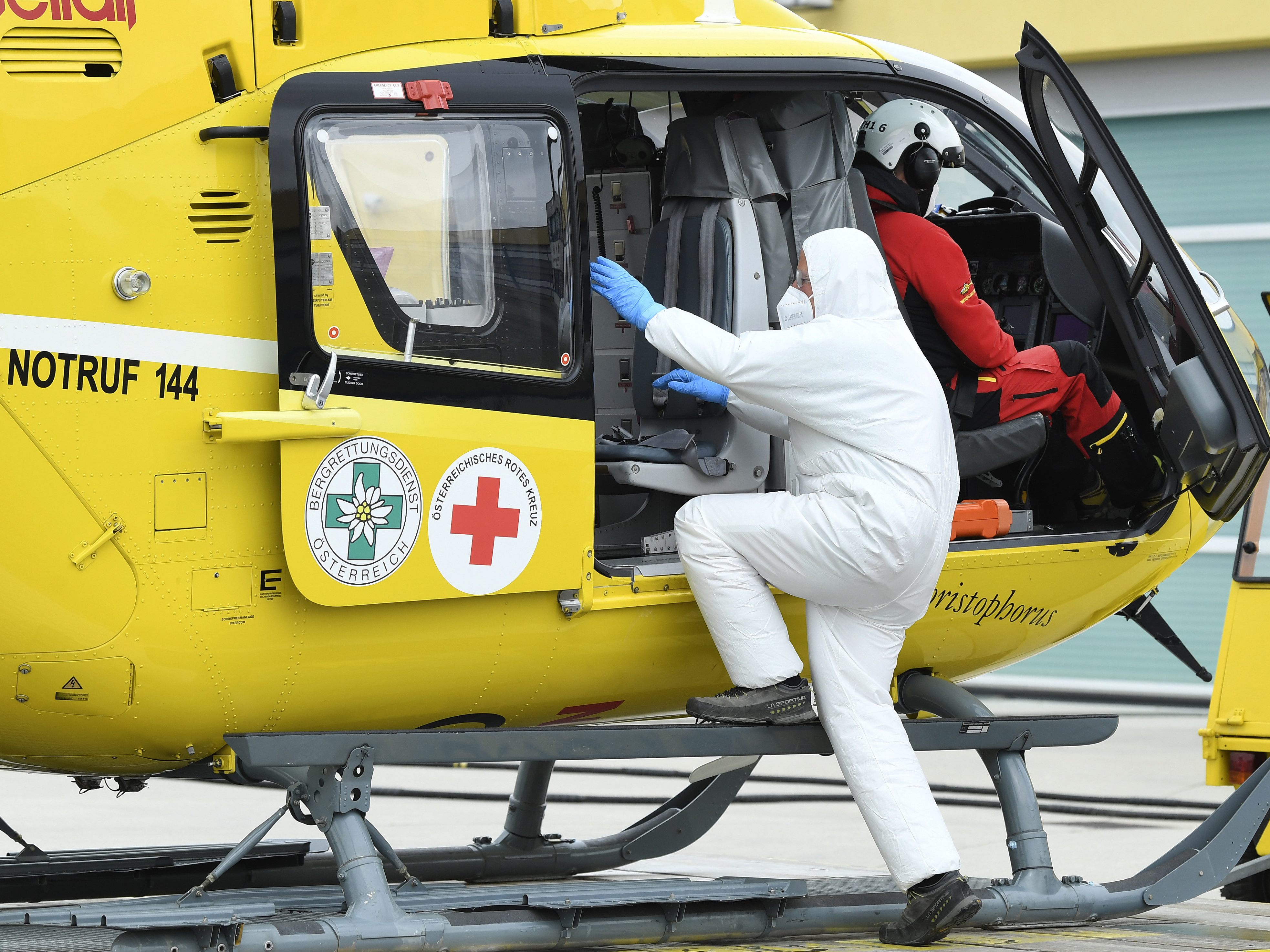 Der 15-Jährige wurde in die Klinik Donaustadt geflogen.