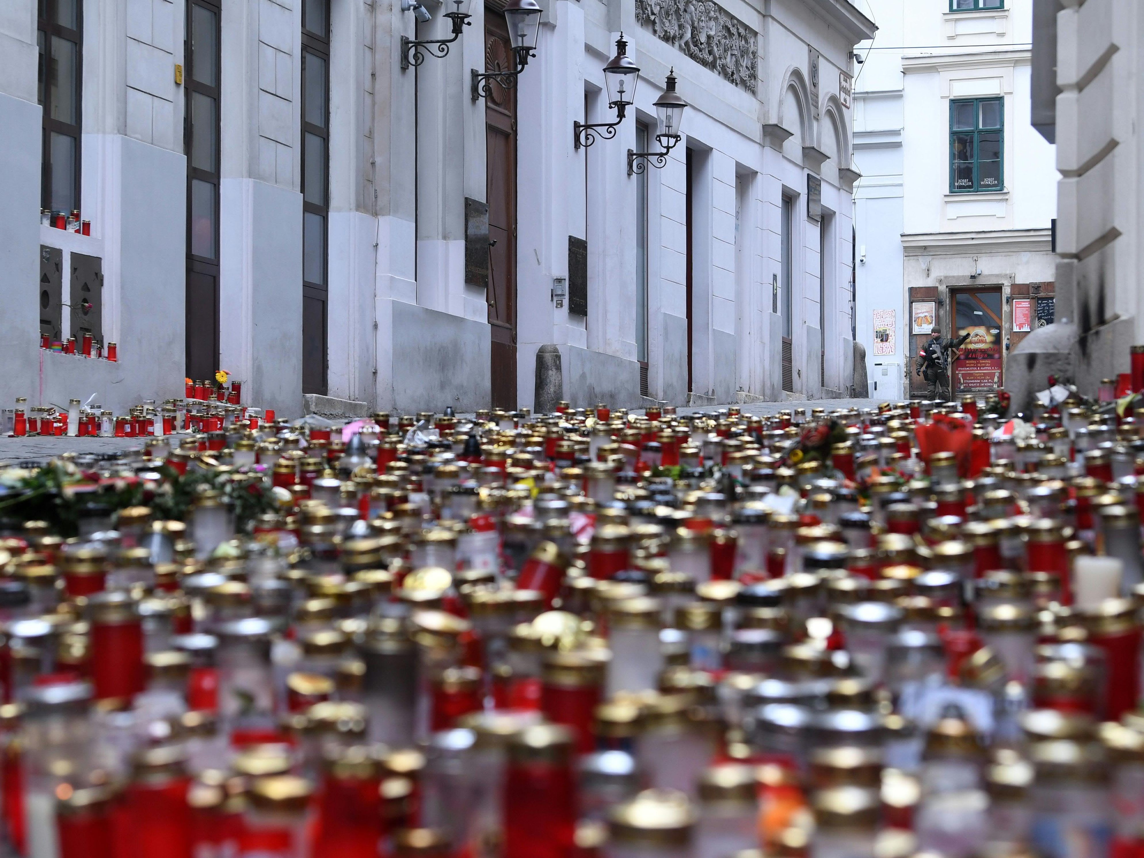Nach dem Terror-Anschlag vom 2. November 2020 in Wien steht ein IS-Prediger vor der Abschiebung. Nach dem Terror-Anschlag vom 2. November 2020 in Wien steht ein IS-Prediger vor der Abschiebung.