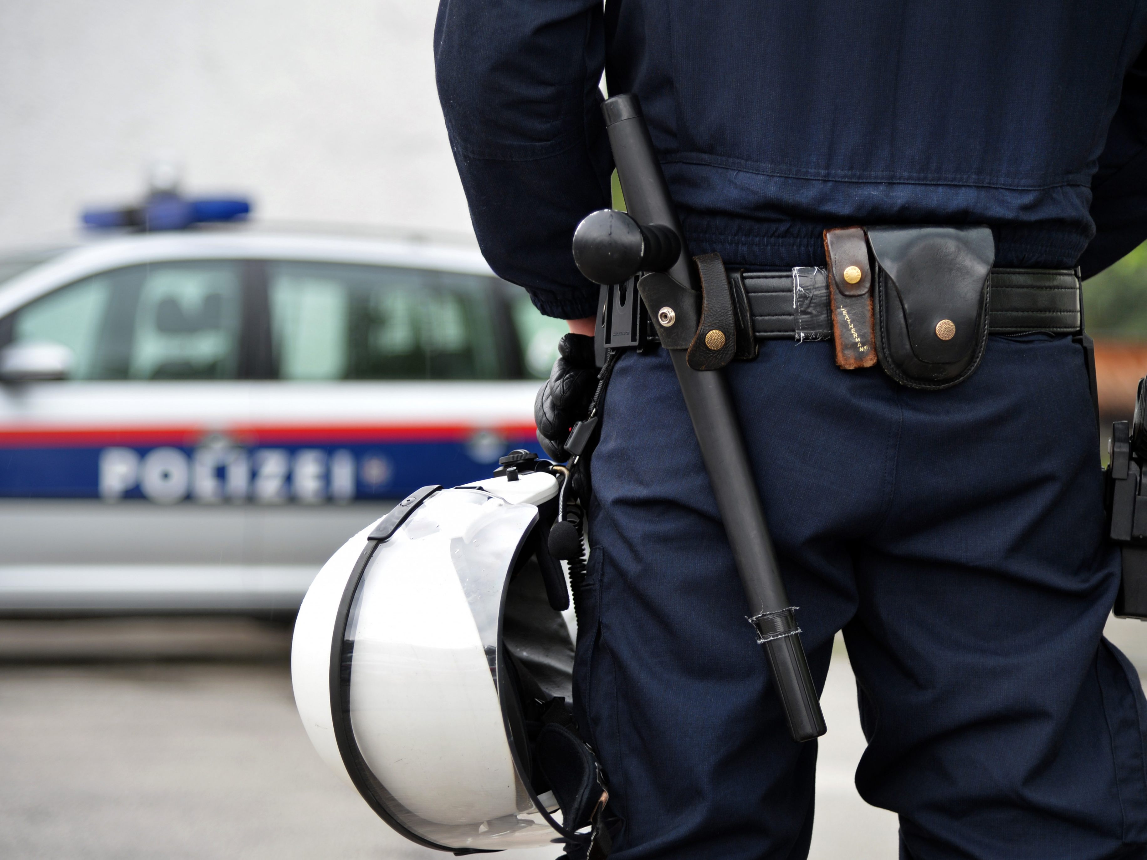 Eine Schlägerei zwischen zwei Männer-Gruppen endete mit mehreren Verletzten.