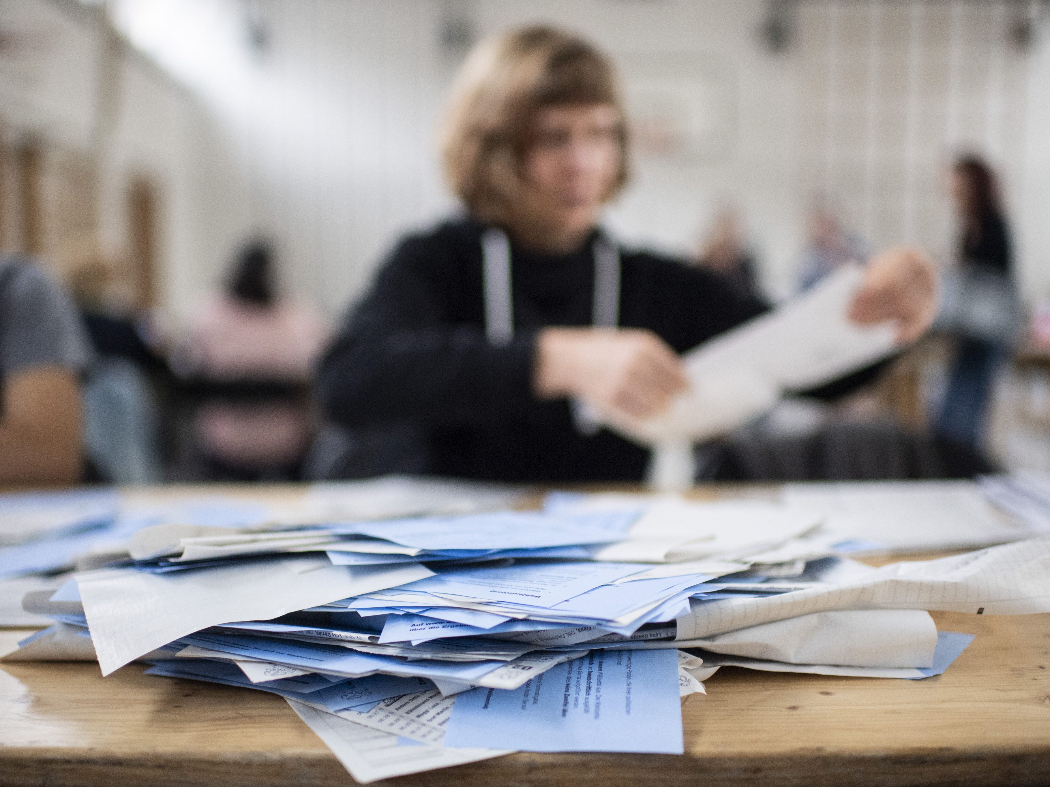 Die Parteien bereiten sich auf das Superwahljahr 2024 vor. Die Parteien bereiten sich auf das Superwahljahr 2024 vor.