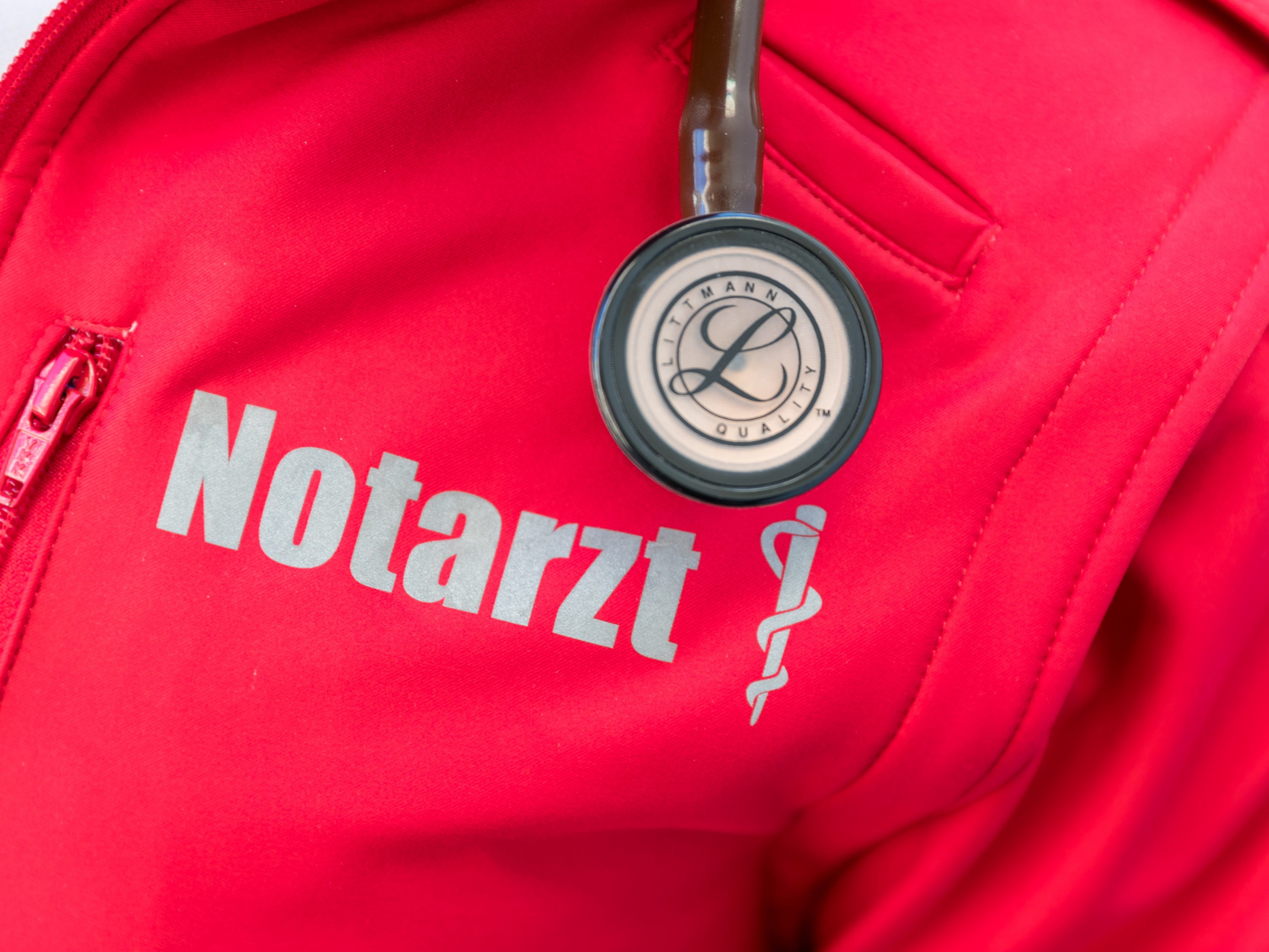In Niederösterreich wurde ein Mopedlenker schwer verletzt.