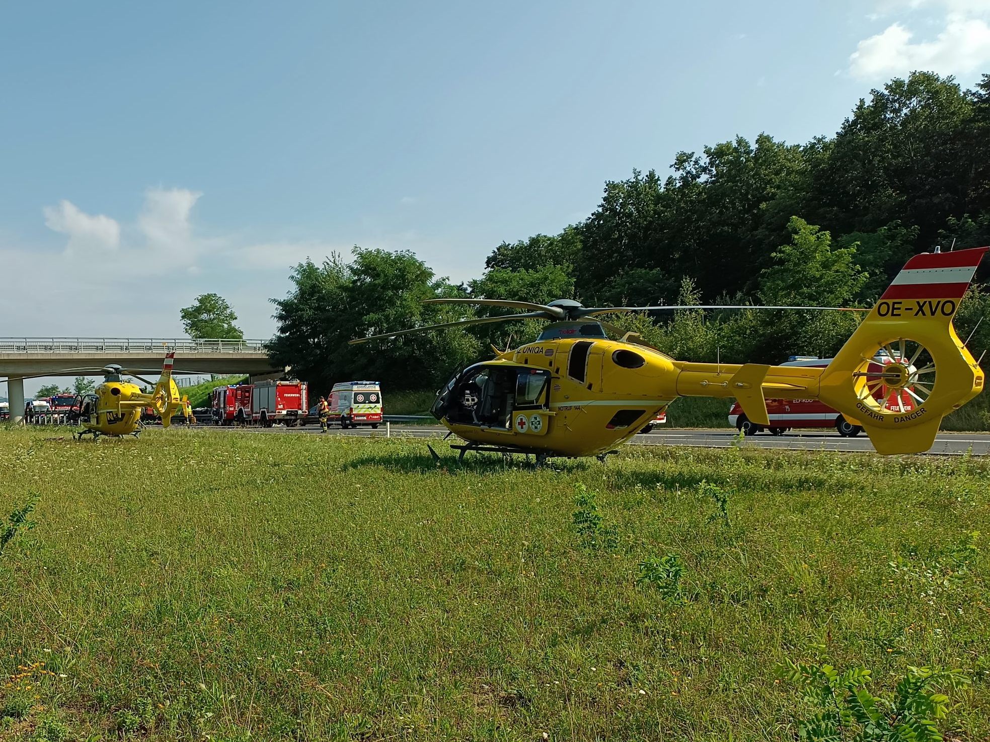 Die Notarzthubschrauber "Christophorus 3" und "Christophorus 16" waren im Einsatz. Die Notarzthubschrauber "Christophorus 3" und "Christophorus 16" waren im Einsatz.