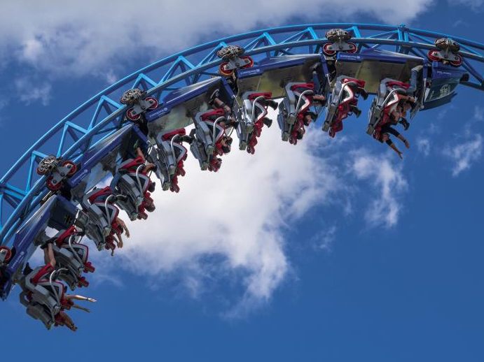 Im Europa-Park blieb am Wochenende schon wieder eine Bahn stecken.